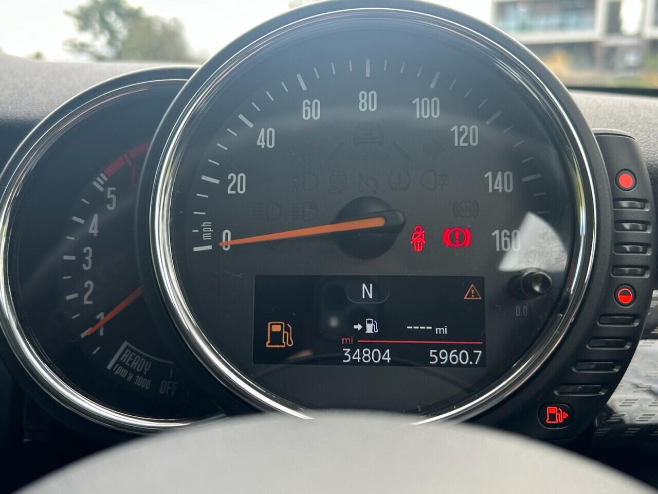 Mini Hatch view 31