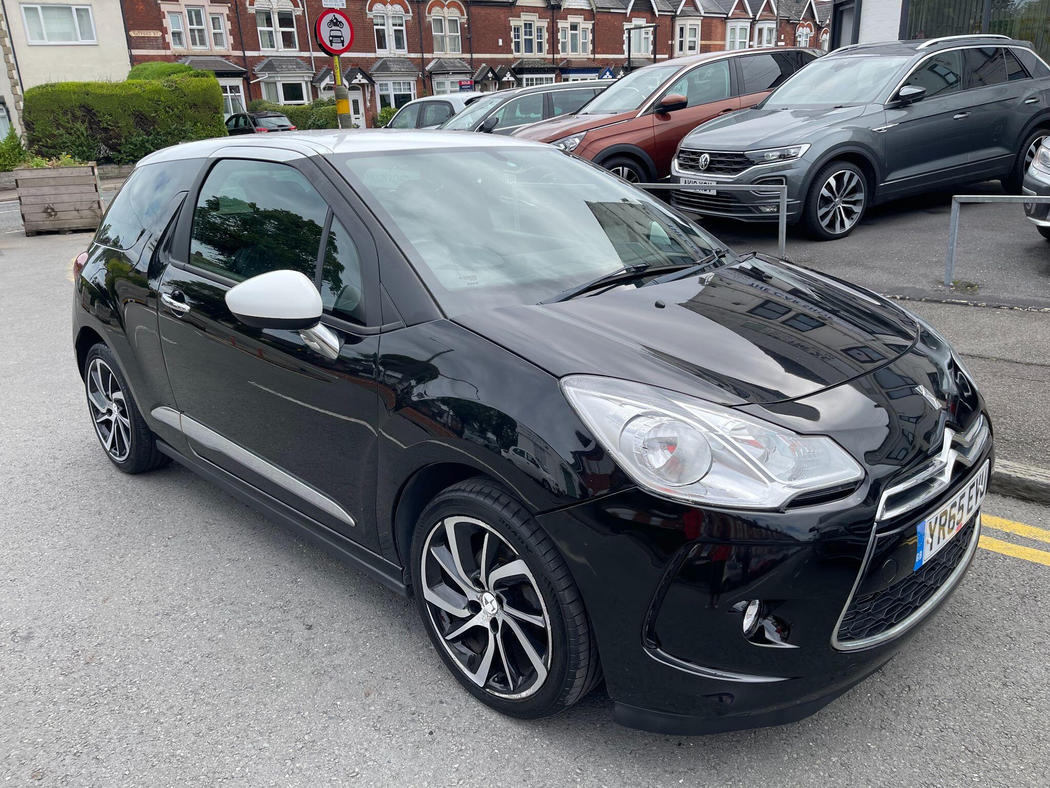 DS Automobiles DS 3 view 6