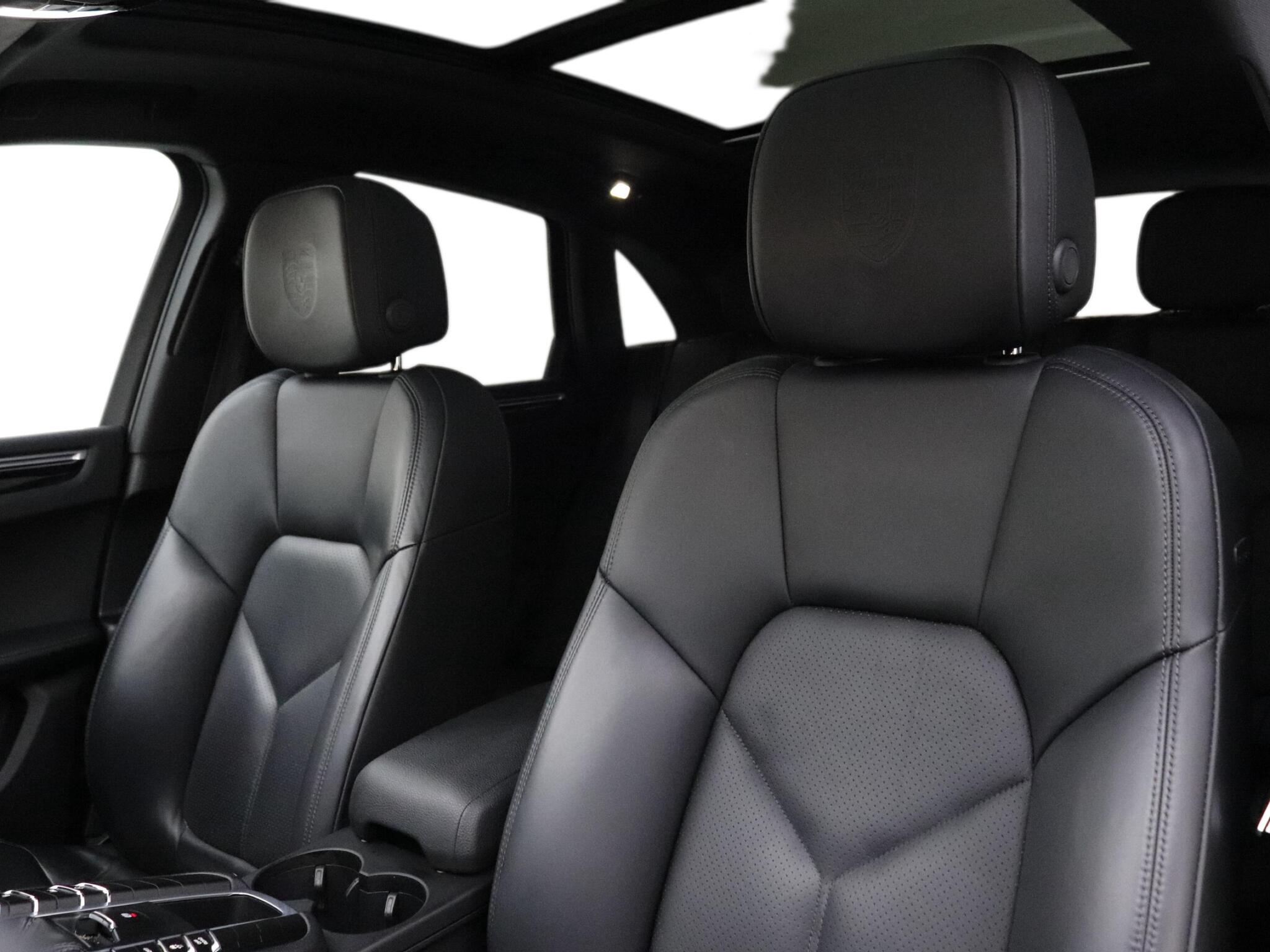 Porsche Macan view 14