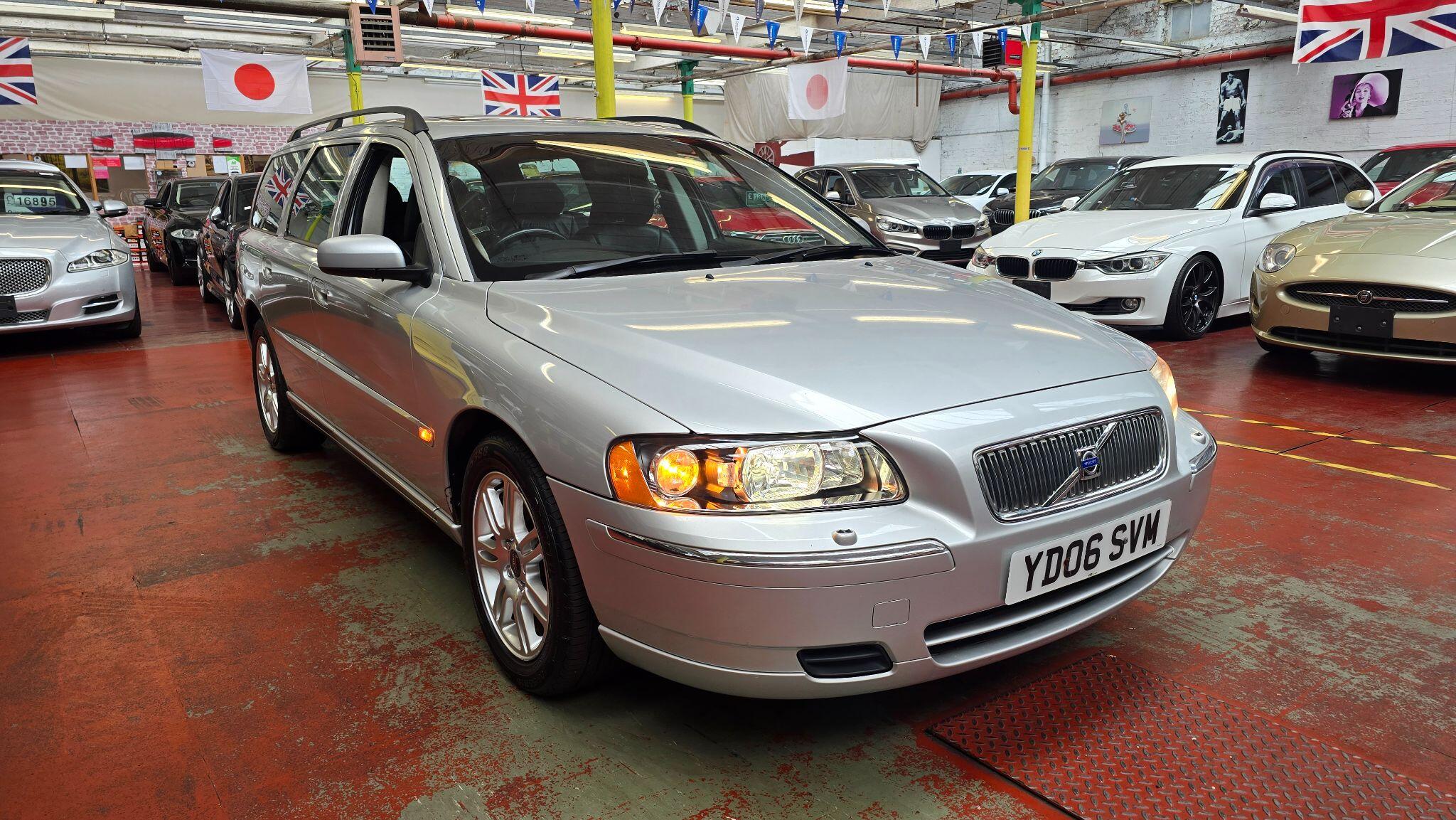 Volvo V70 view 16