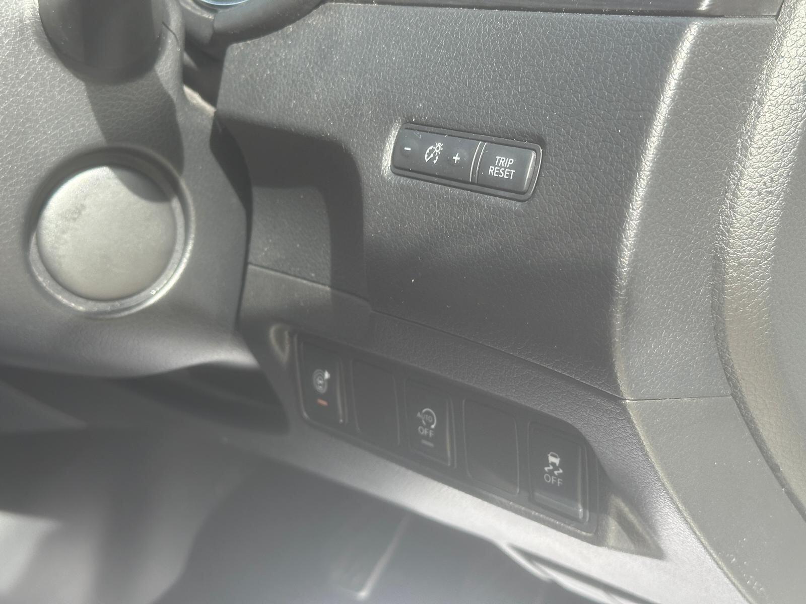Nissan Pulsar view 25