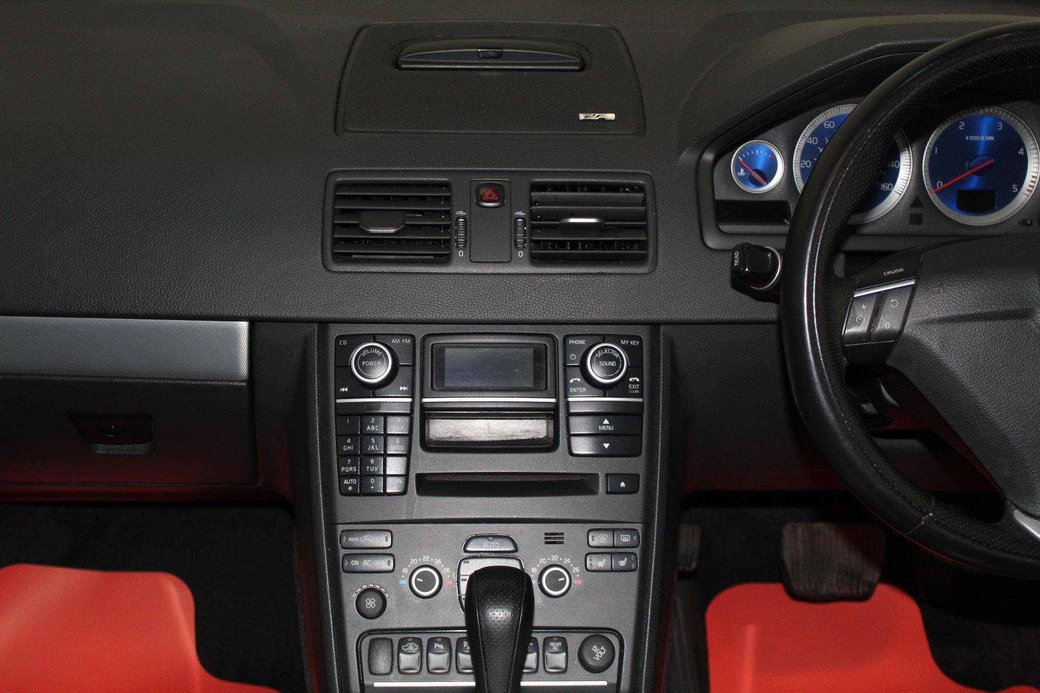Volvo XC90 view 33