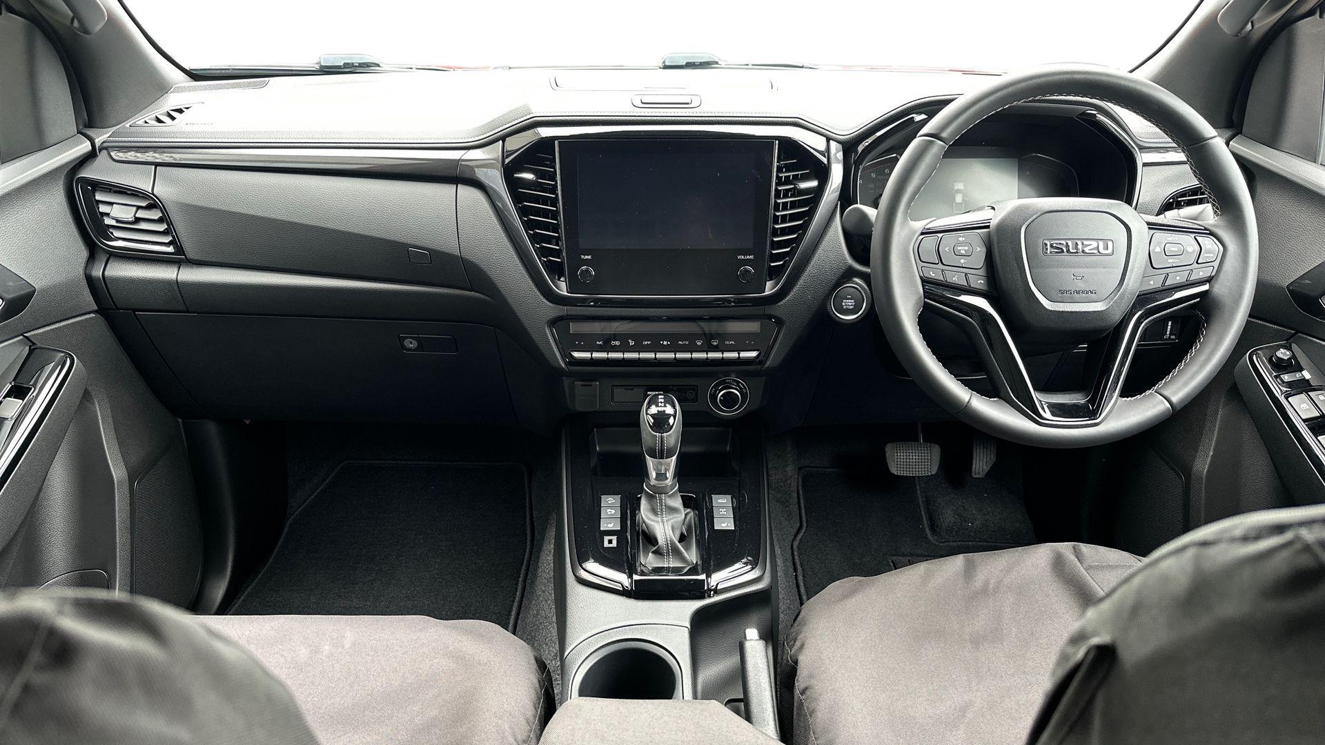 Isuzu D-Max view 9