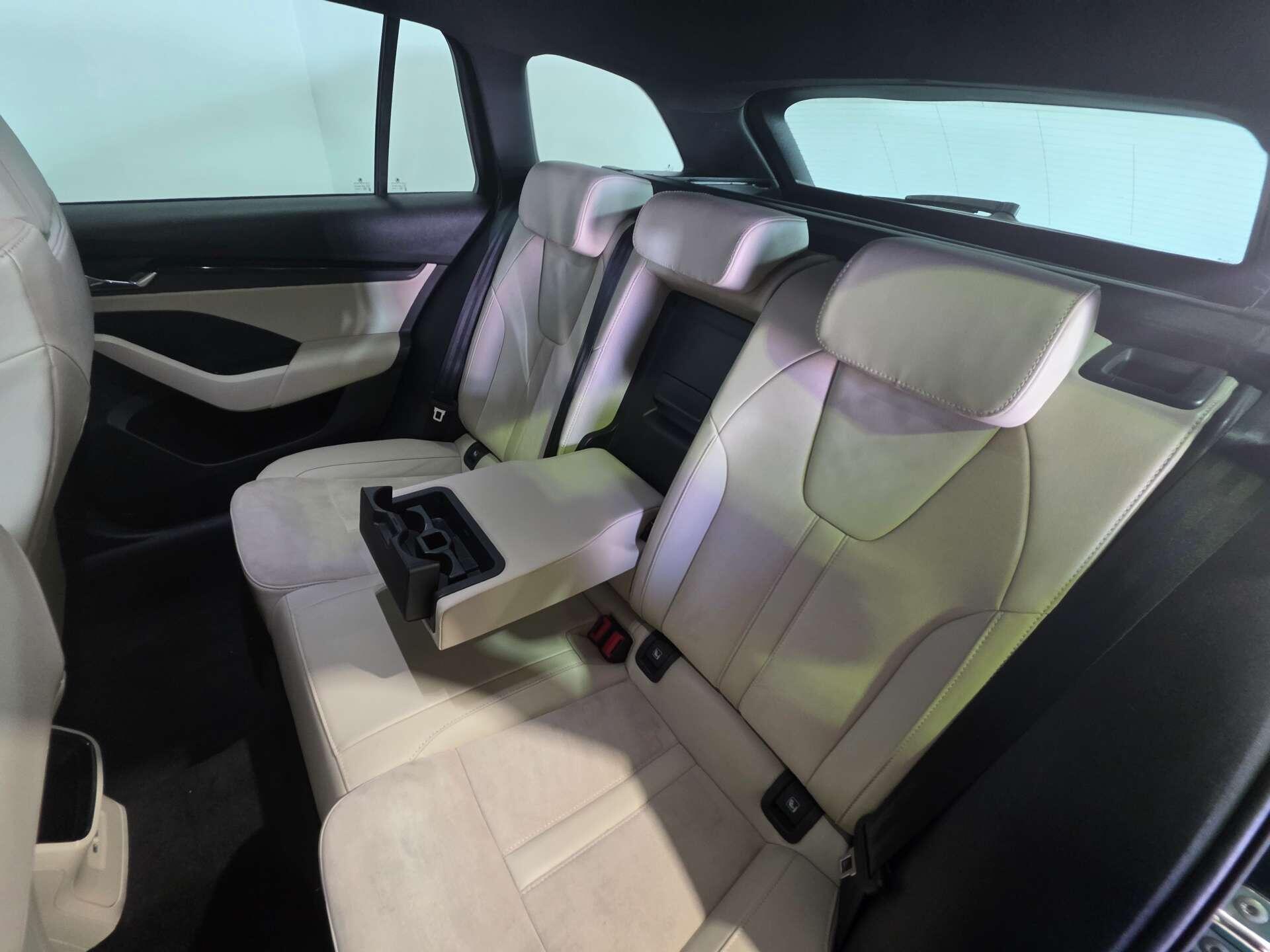 Skoda Octavia view 45