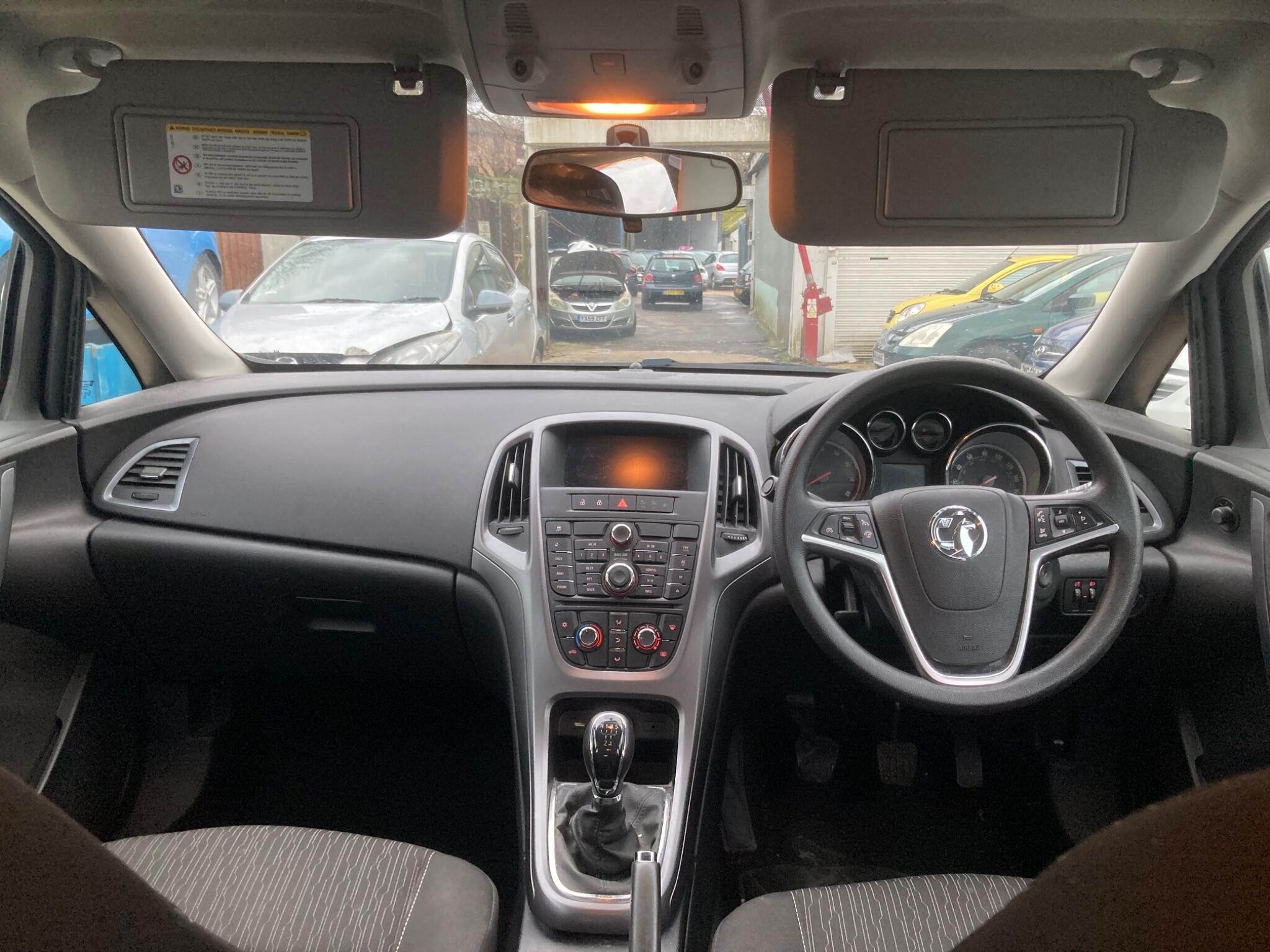 Vauxhall Astra view 3