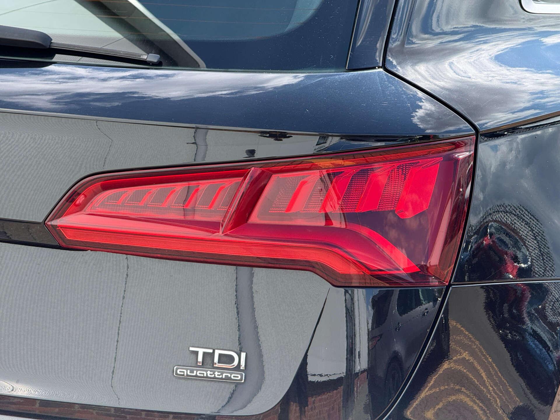 Audi Q5 view 18
