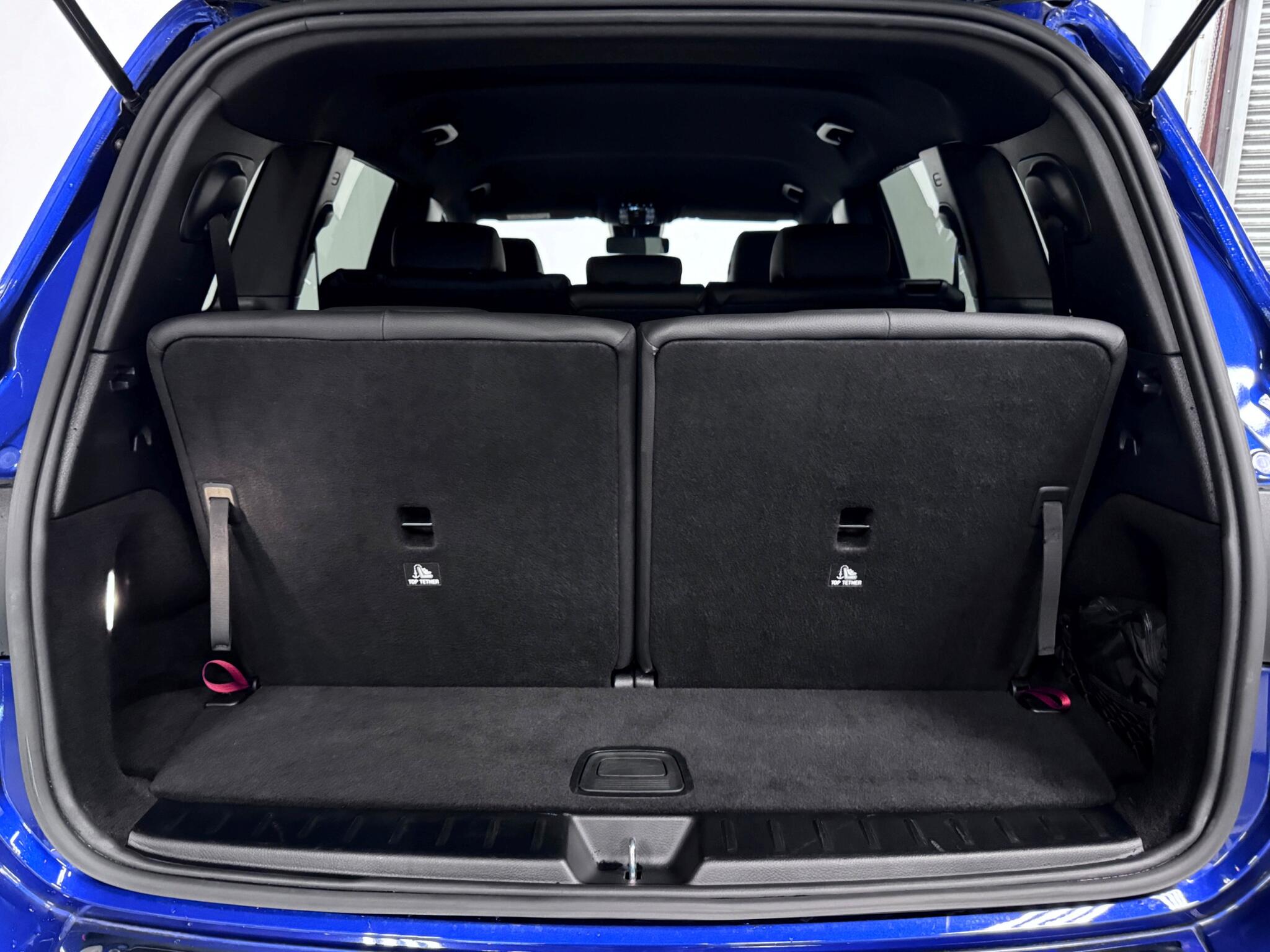 Mercedes-Benz GLB view 7