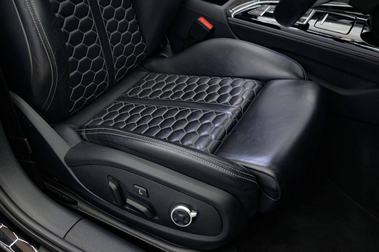 Audi RS4 view 18