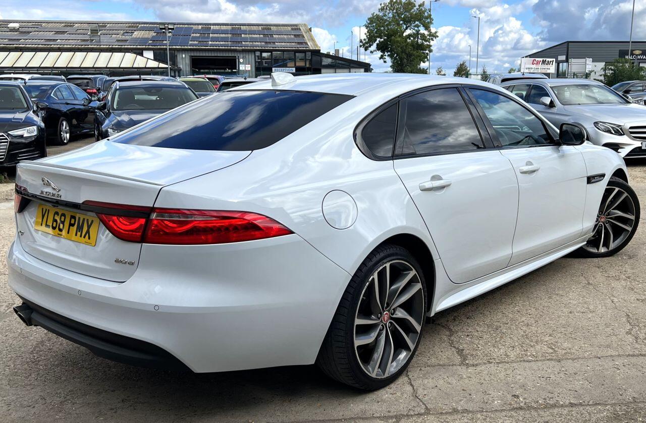 Jaguar XF view 3