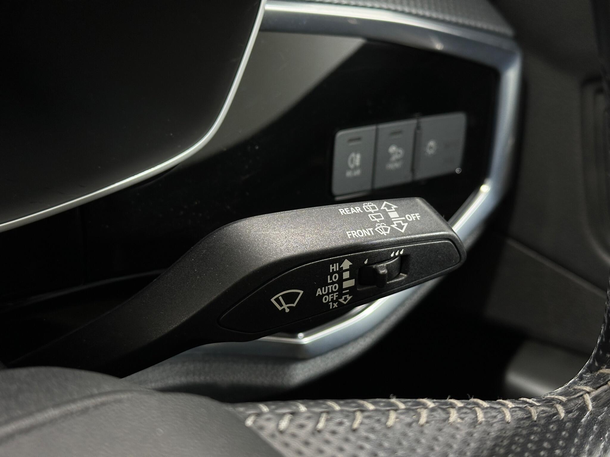 Audi Q3 view 17