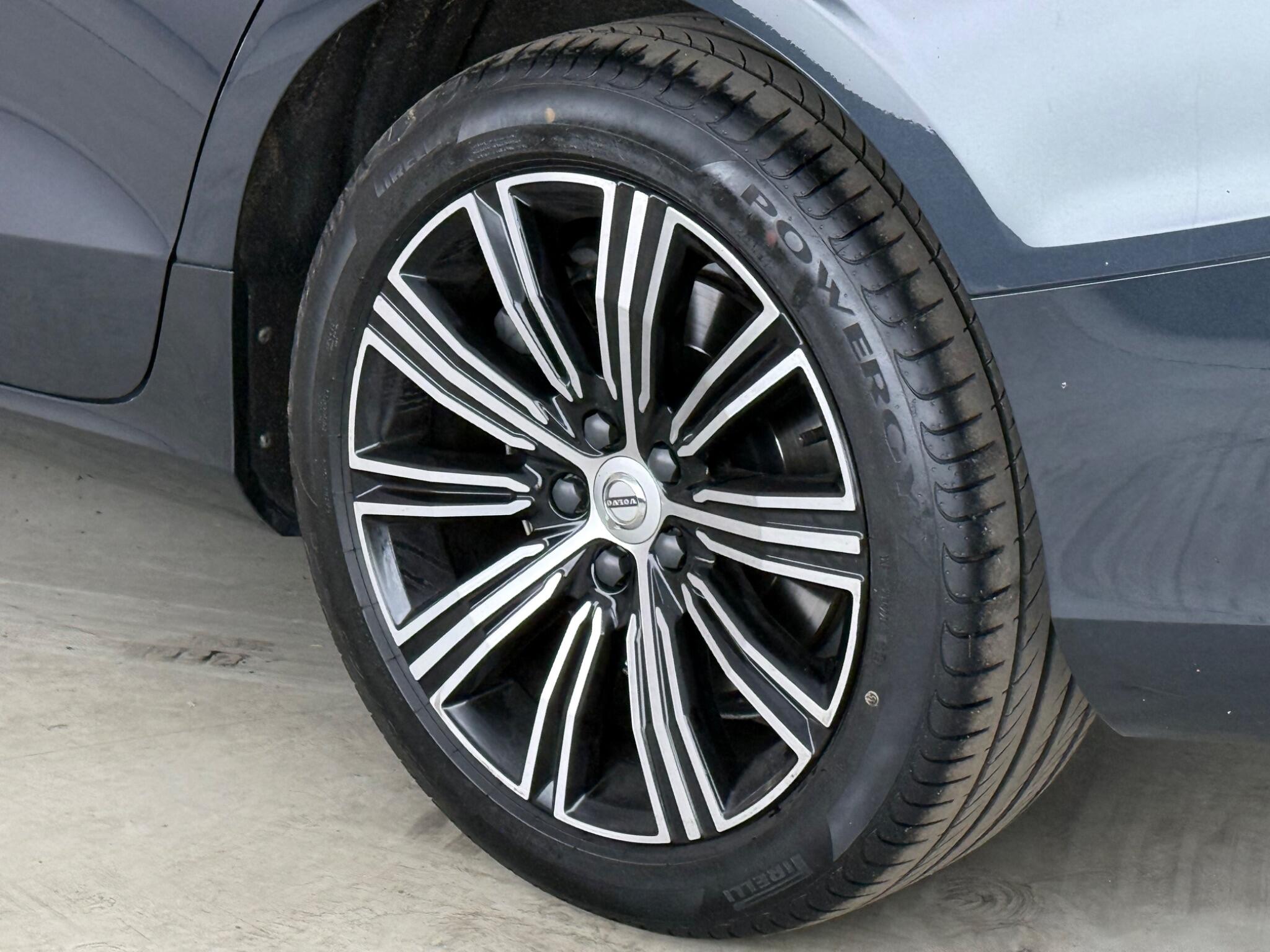 Volvo S60 view 9