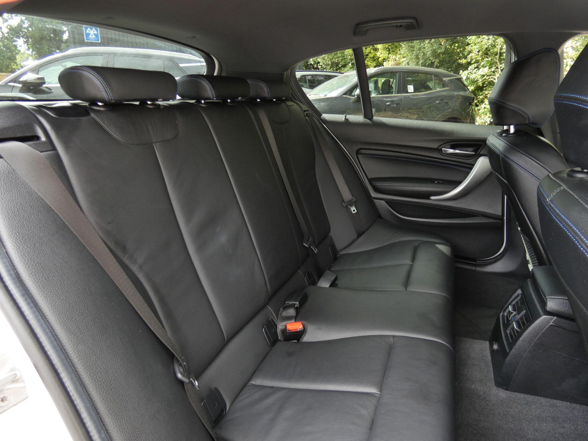 BMW 1 Series view 38