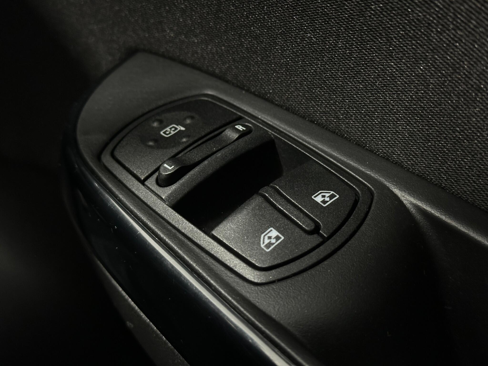 Vauxhall Corsa view 19