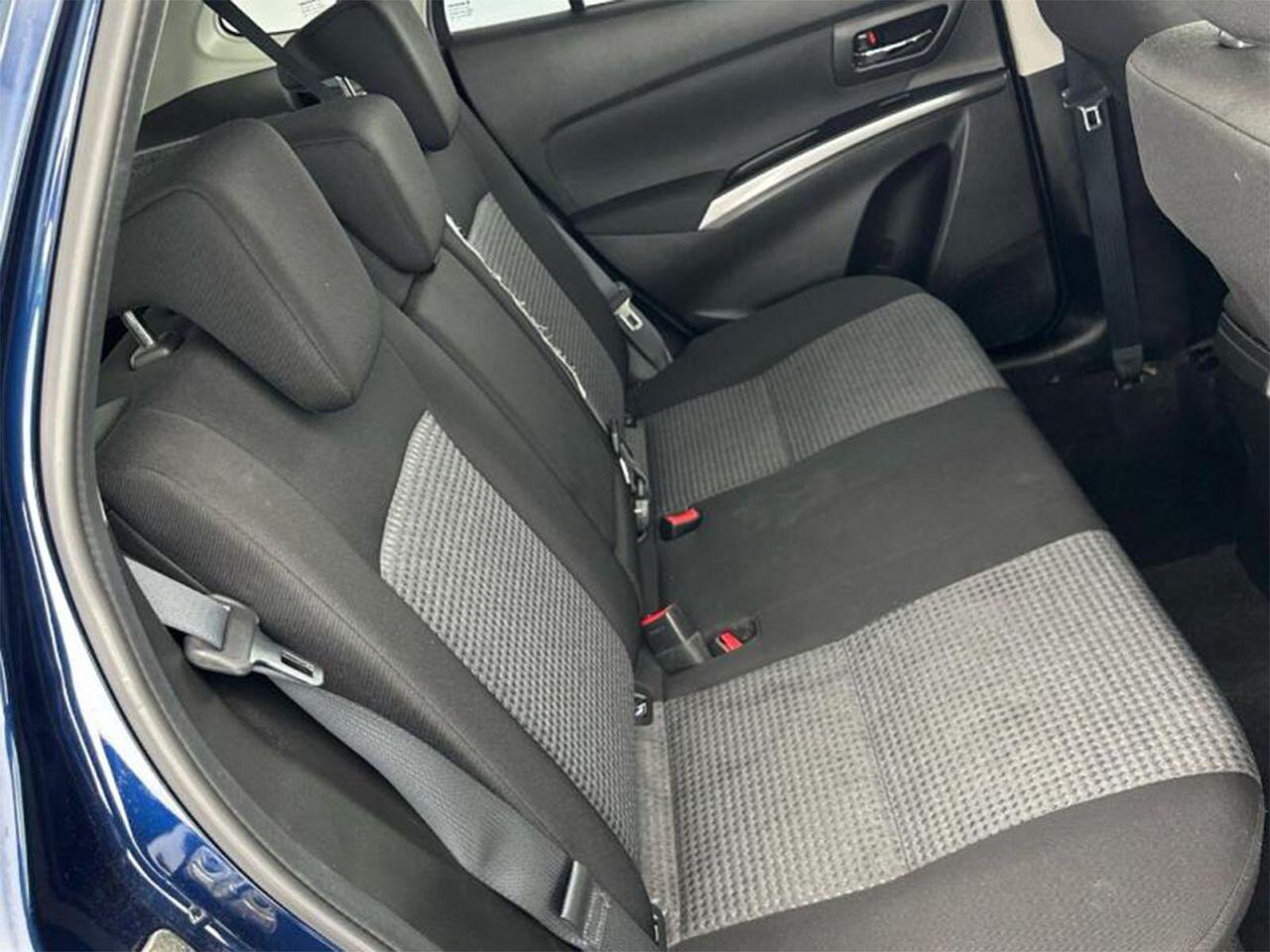 Suzuki S-Cross view 3