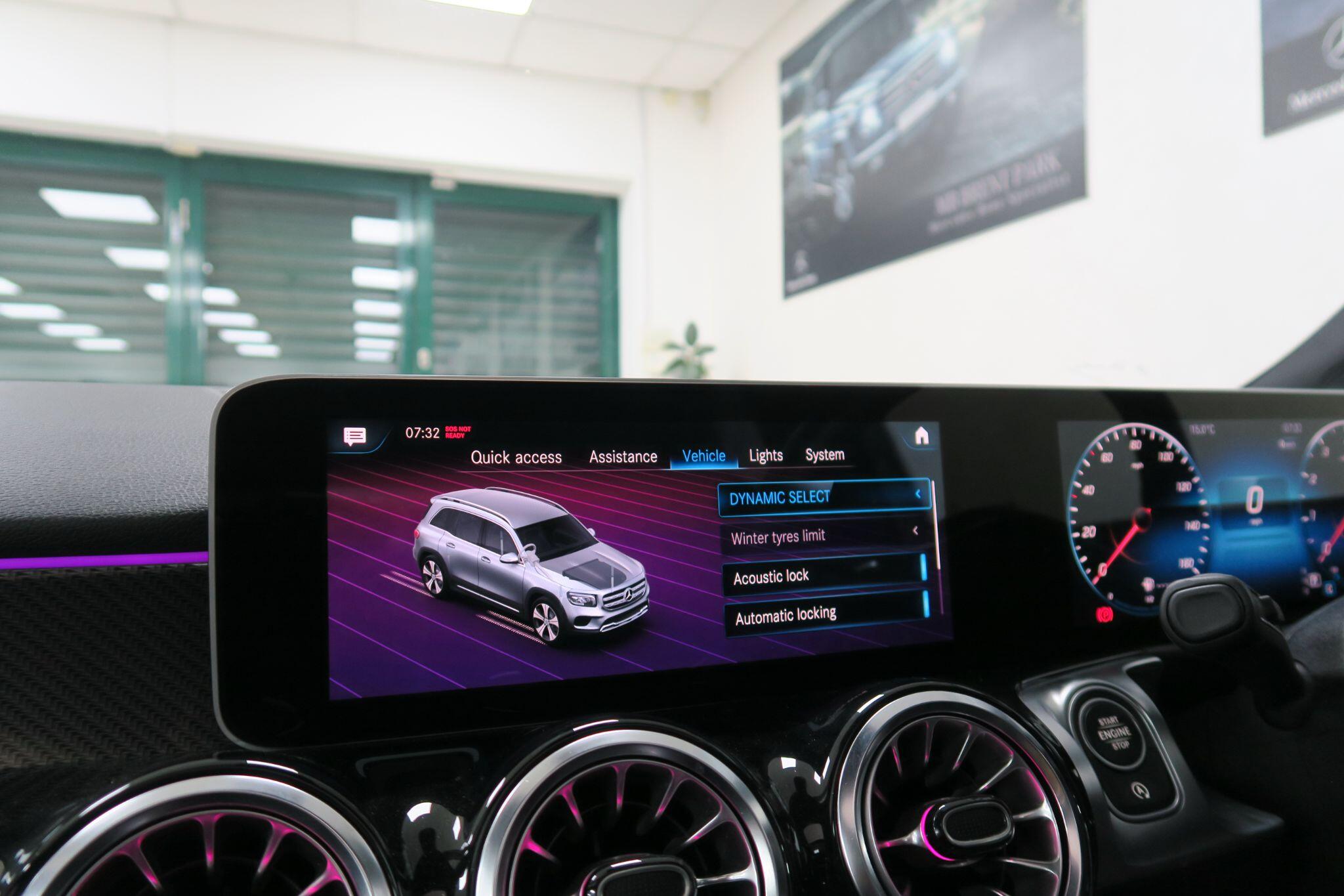 Mercedes-Benz GLB view 16