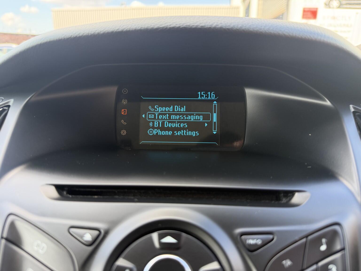 Ford Focus view 37