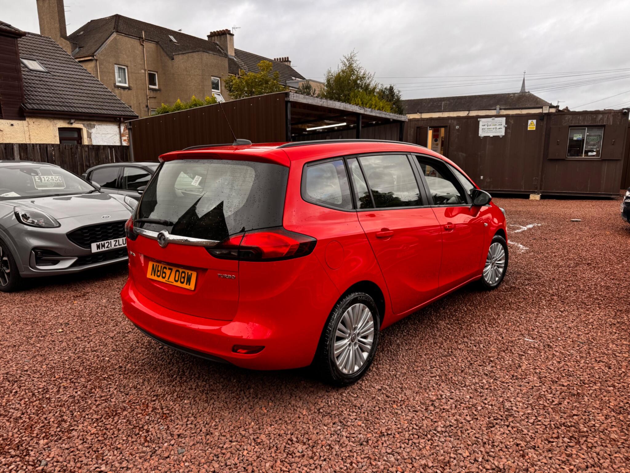 Vauxhall Zafira Tourer view 5