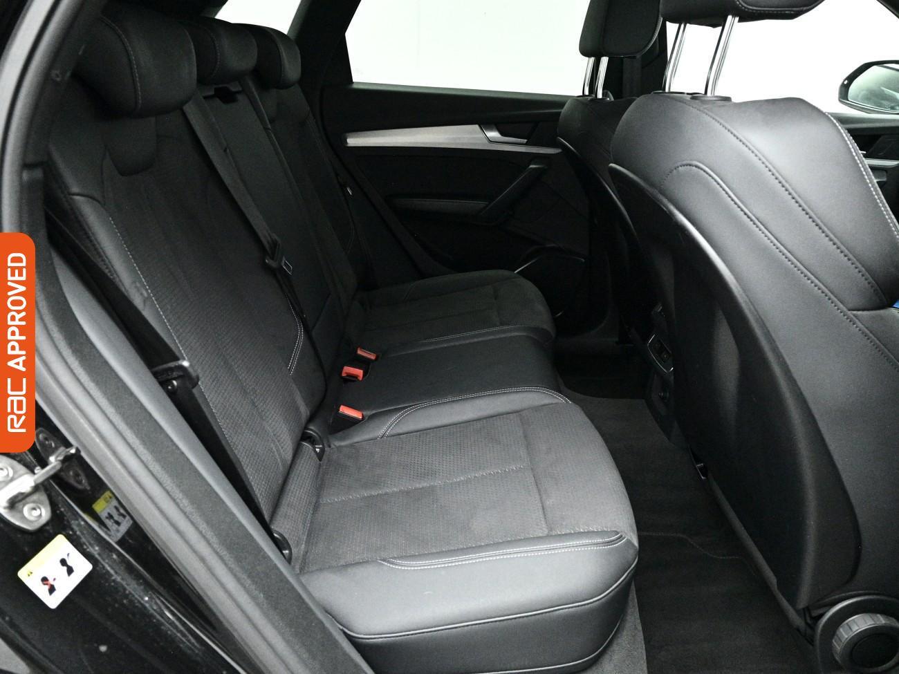 Audi Q5 view 12