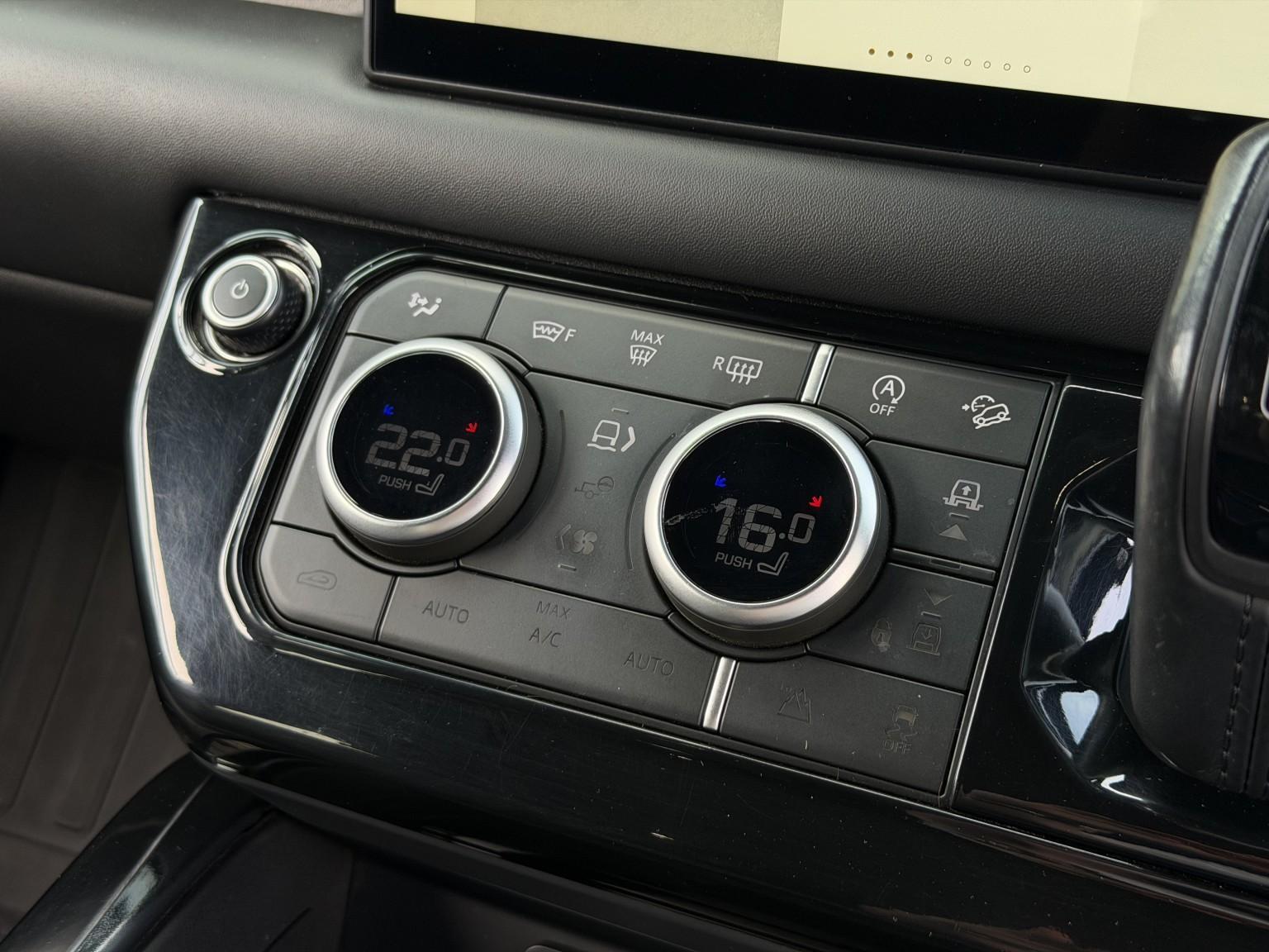 Land Rover Defender view 36