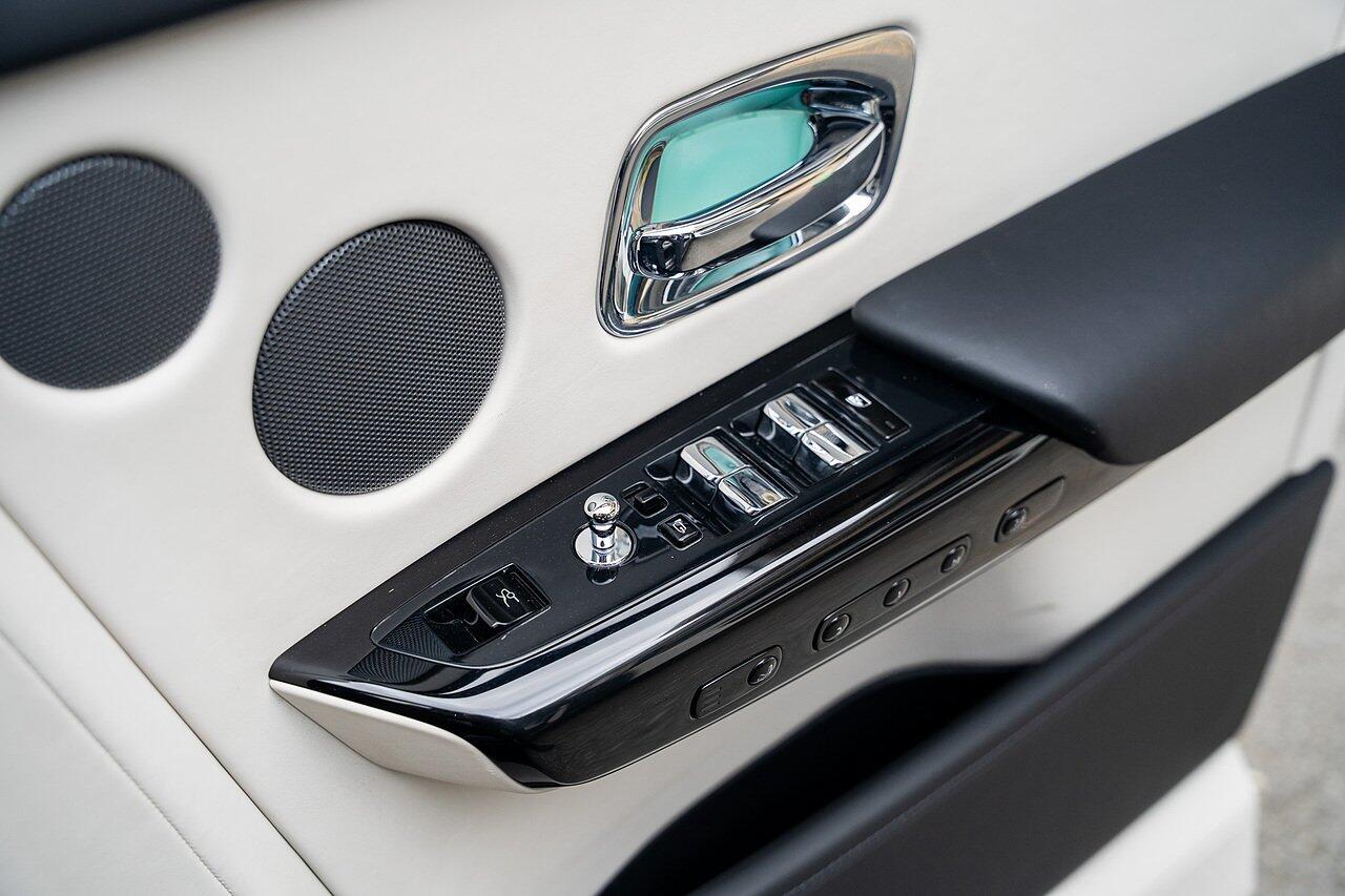 Rolls-Royce Phantom view 48