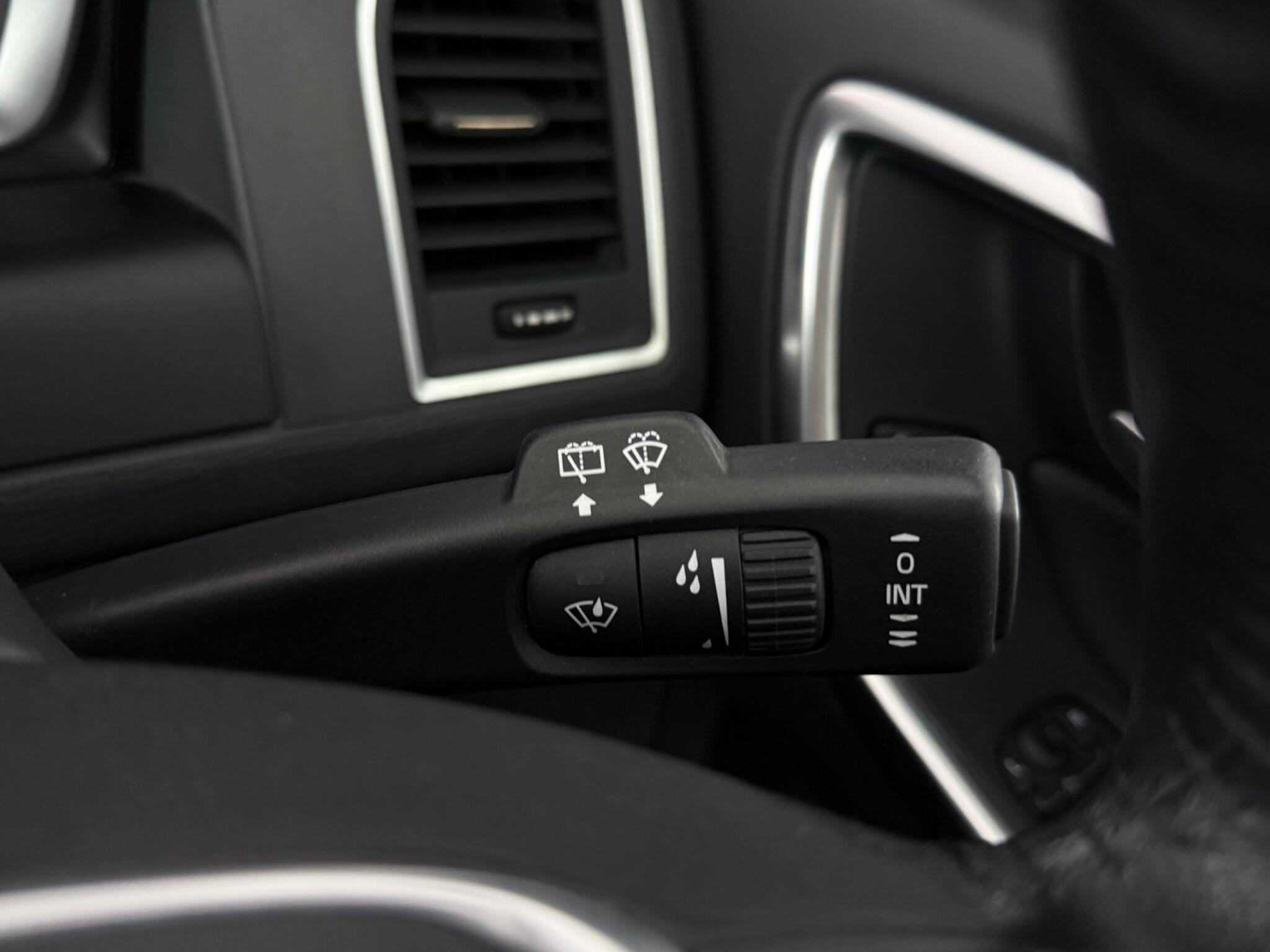 Volvo XC60 view 17