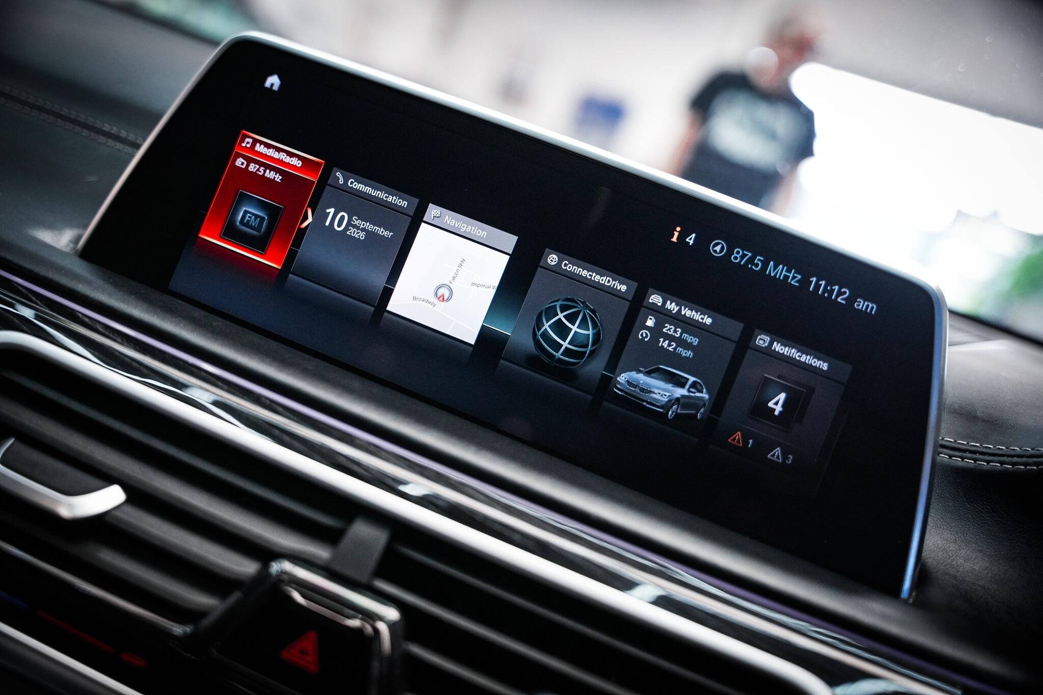 BMW 7 Series view 7