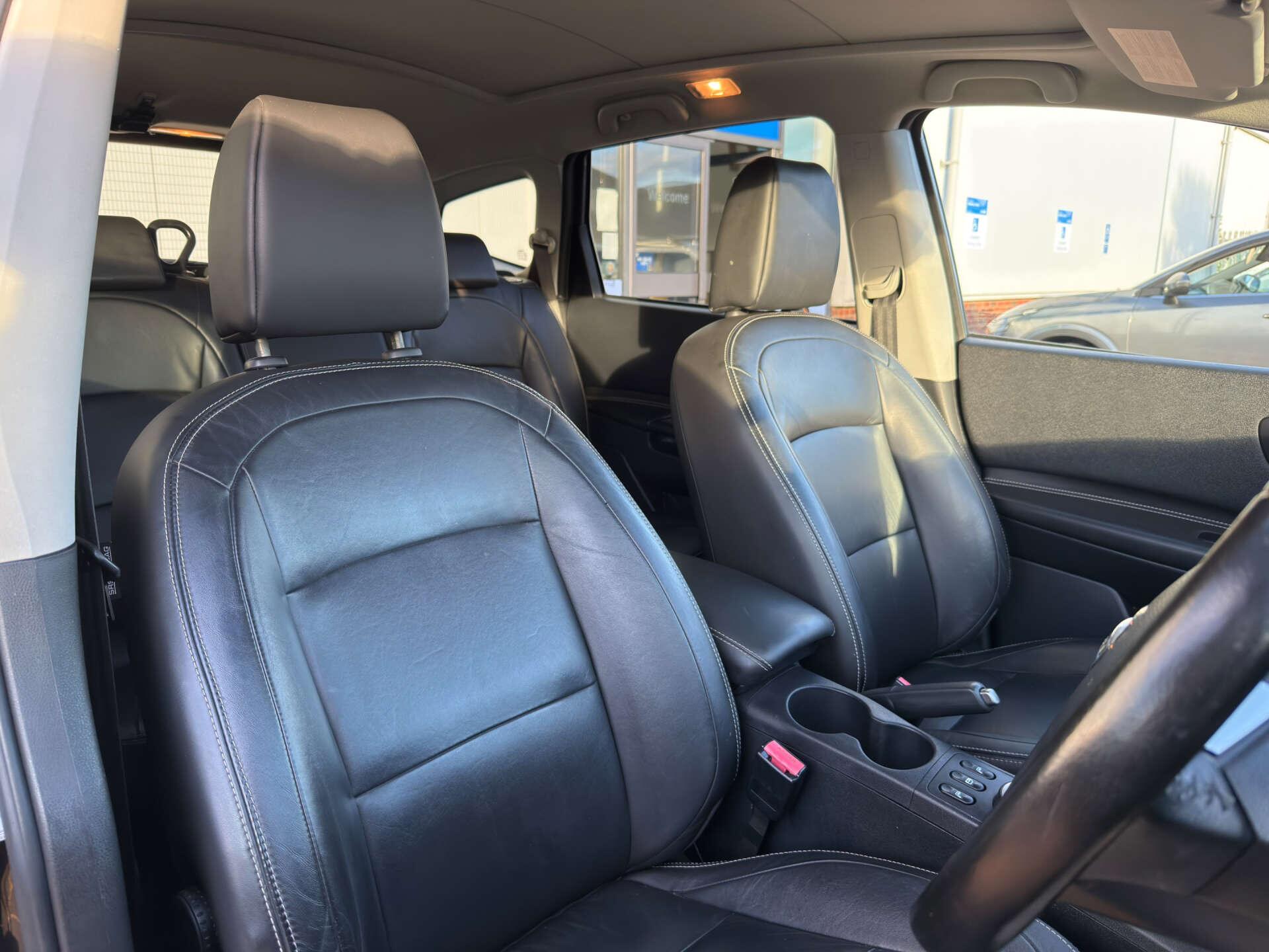 Nissan Qashqai+2 view 17