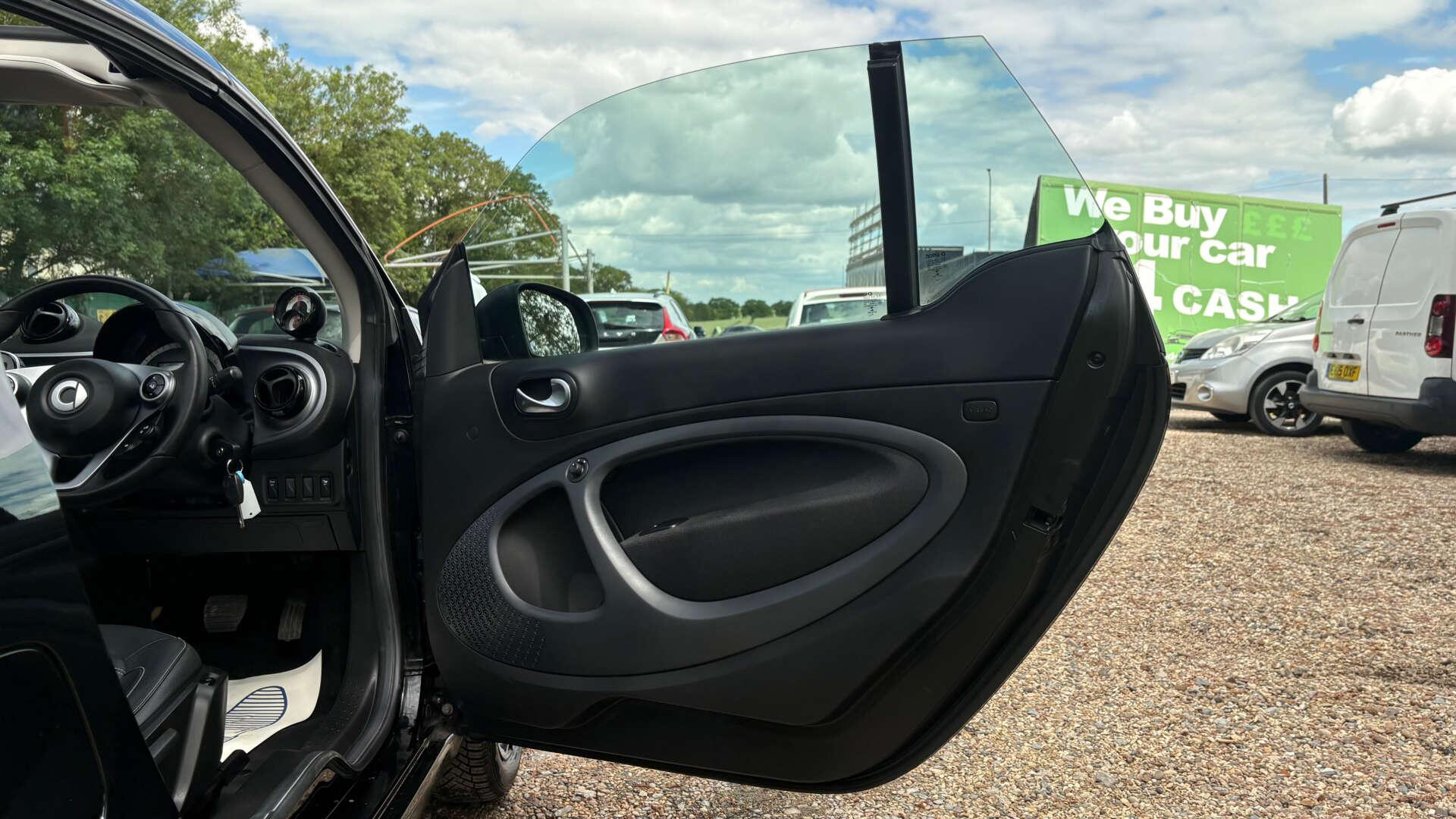 smart Fortwo view 25