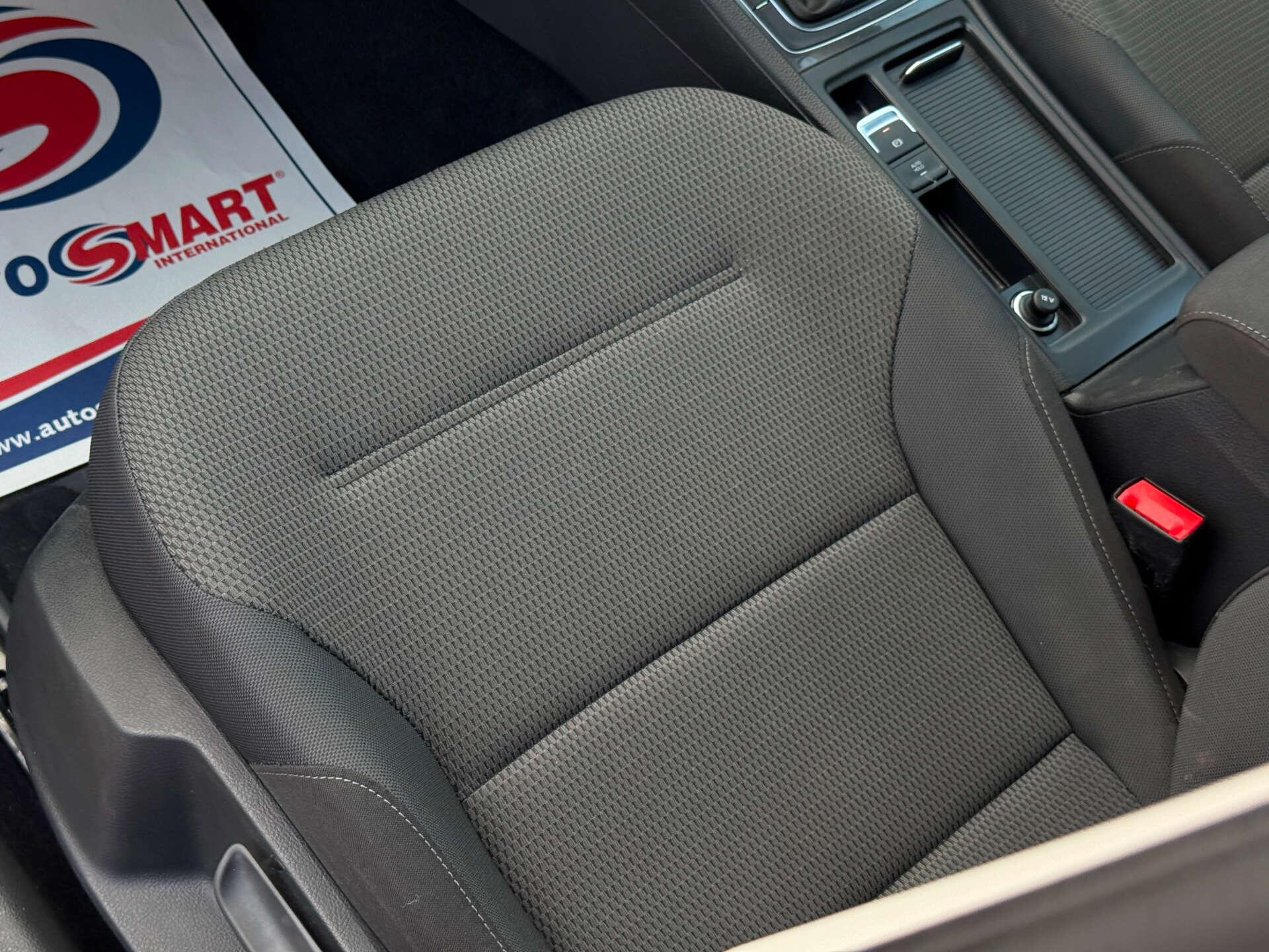 Volkswagen Golf view 53