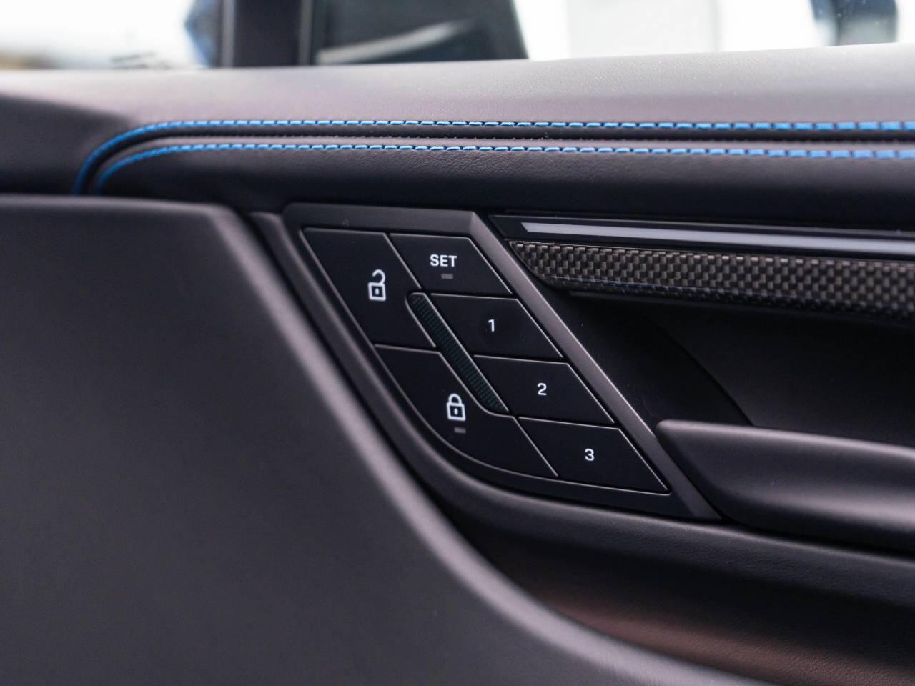 Porsche Macan view 40