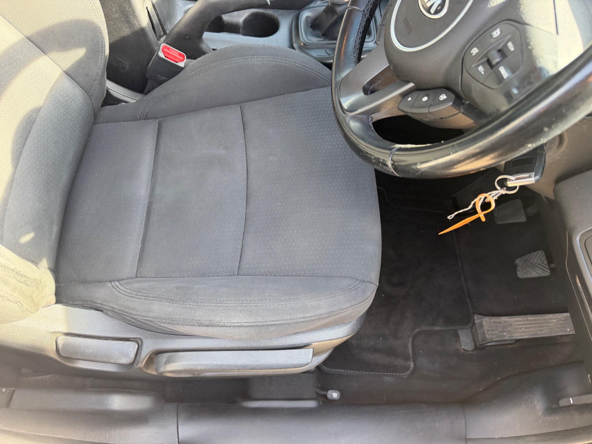 Kia Carens view 13