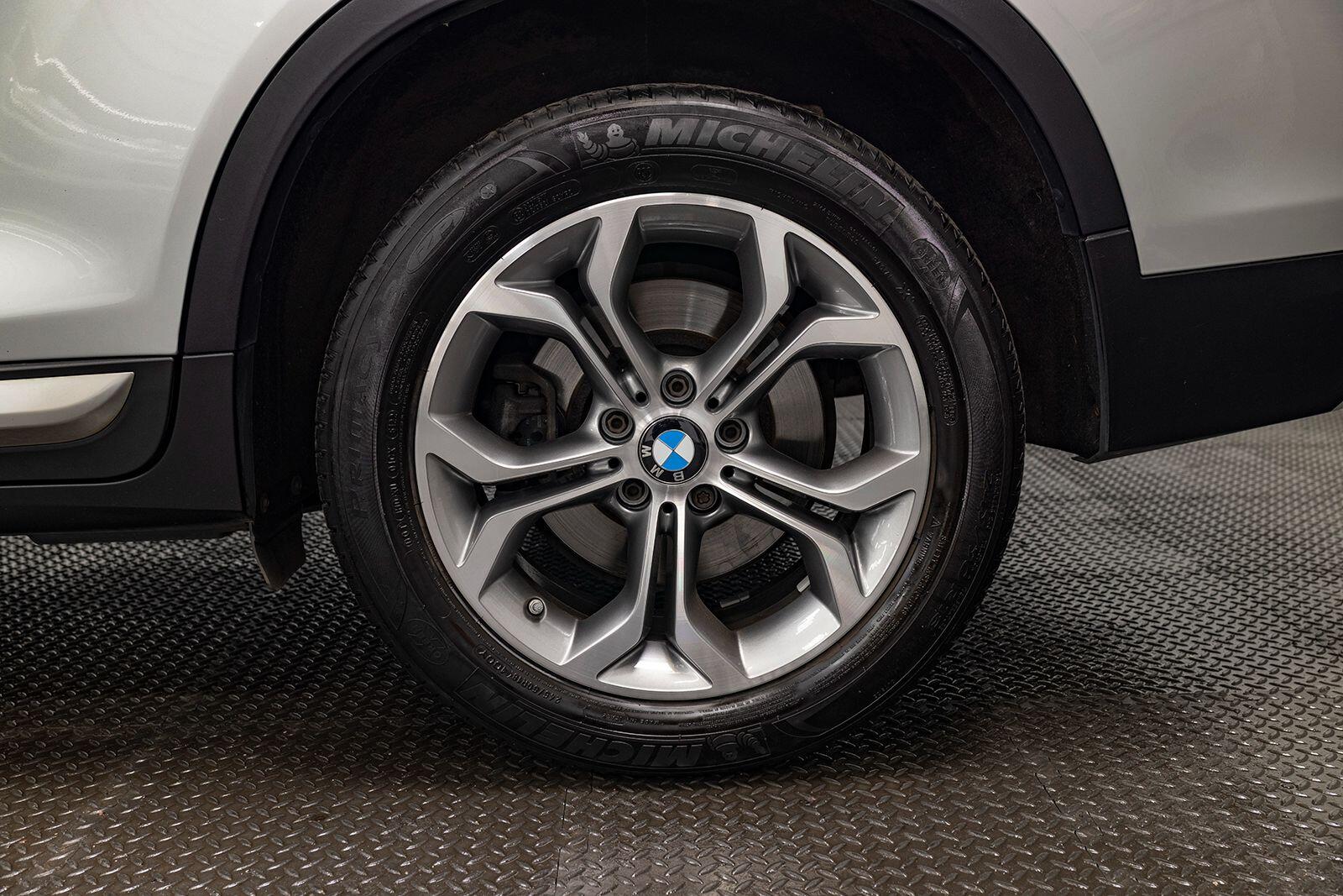BMW X3 view 10