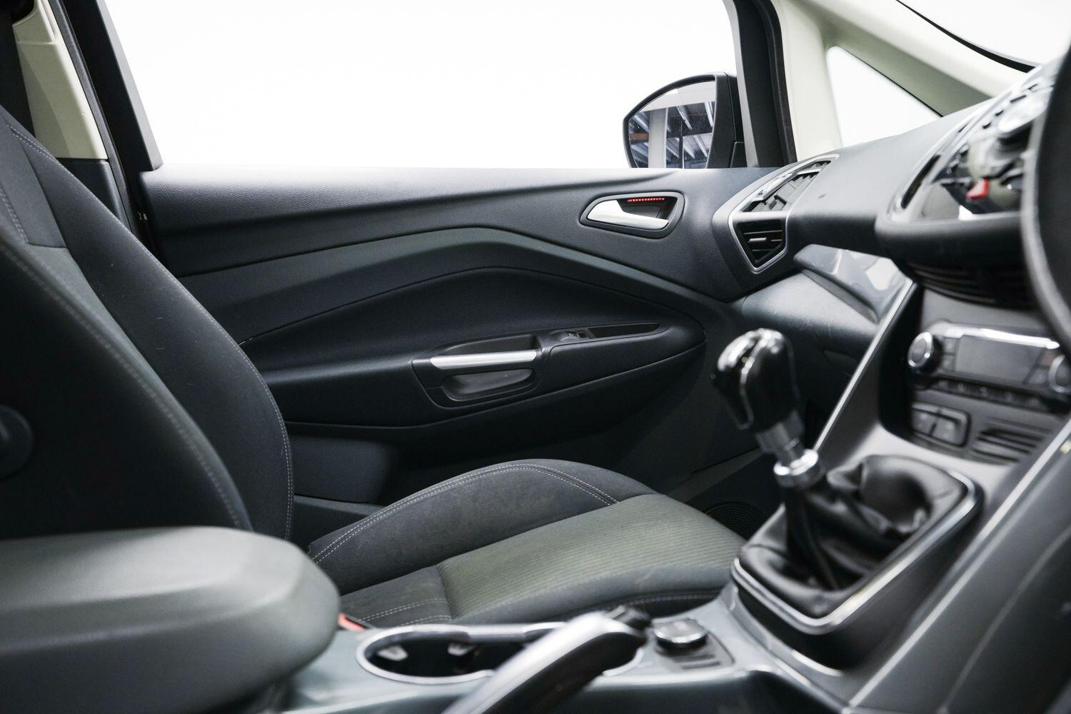 Ford C-Max view 15