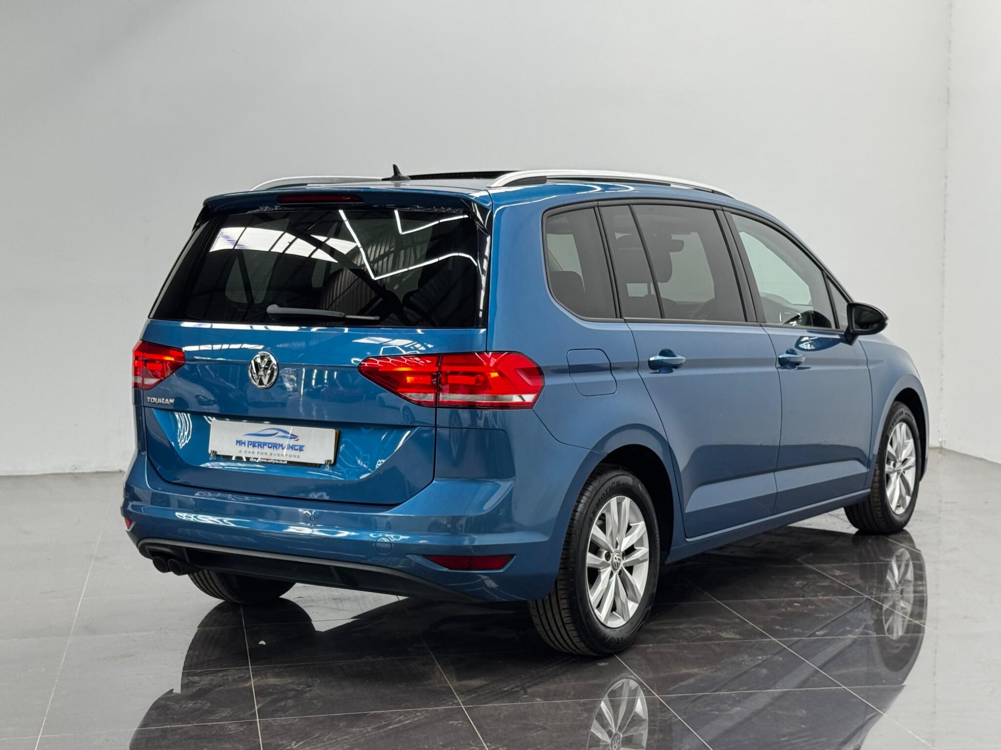 Volkswagen Touran view 41