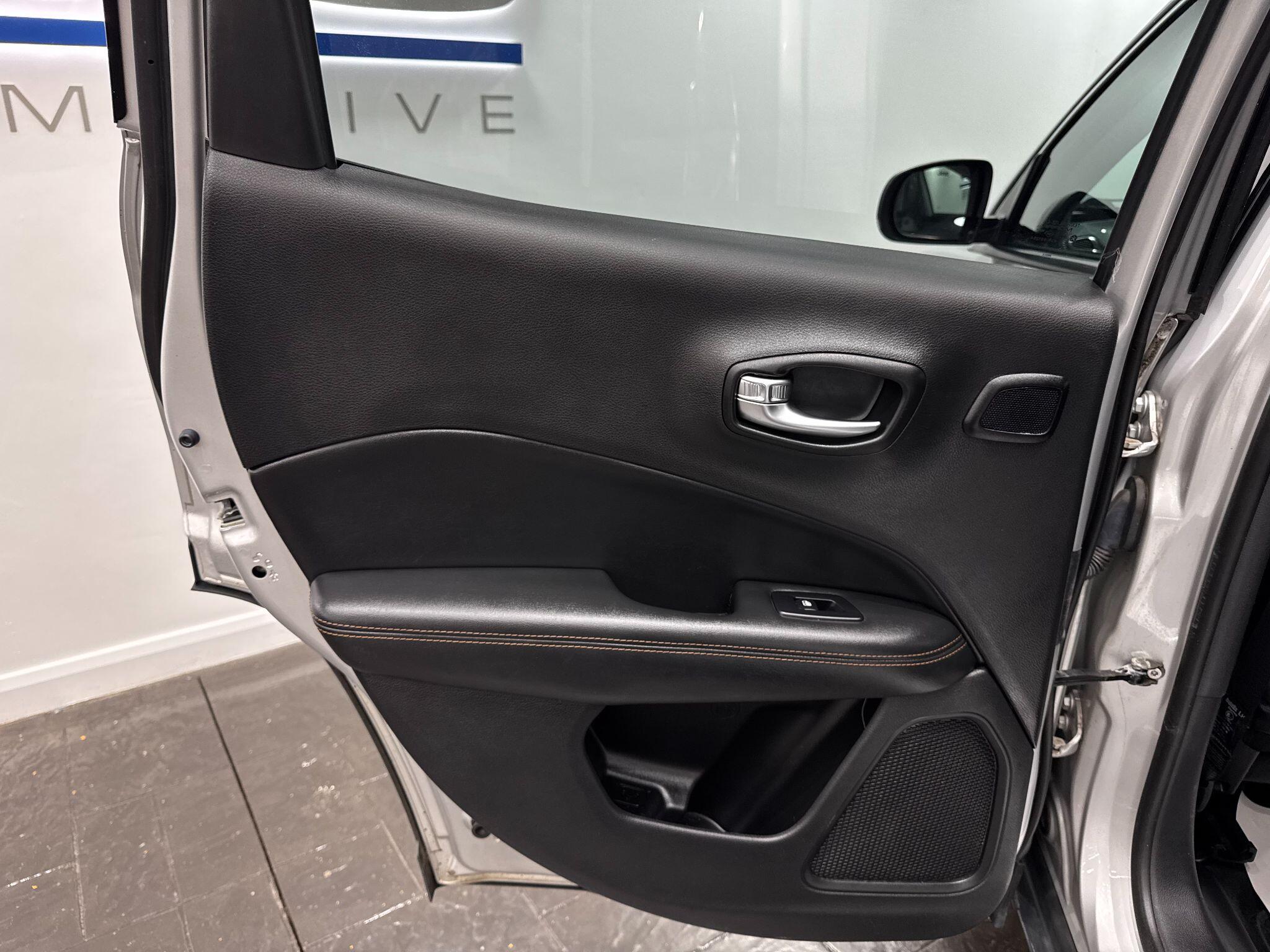 Jeep Compass view 55