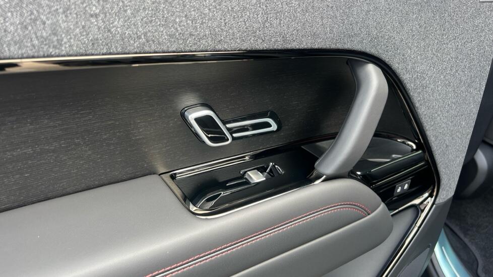 Land Rover Range Rover Sport view 38