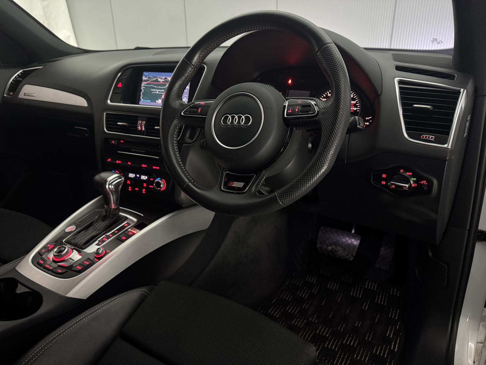 Audi Q5 view 55
