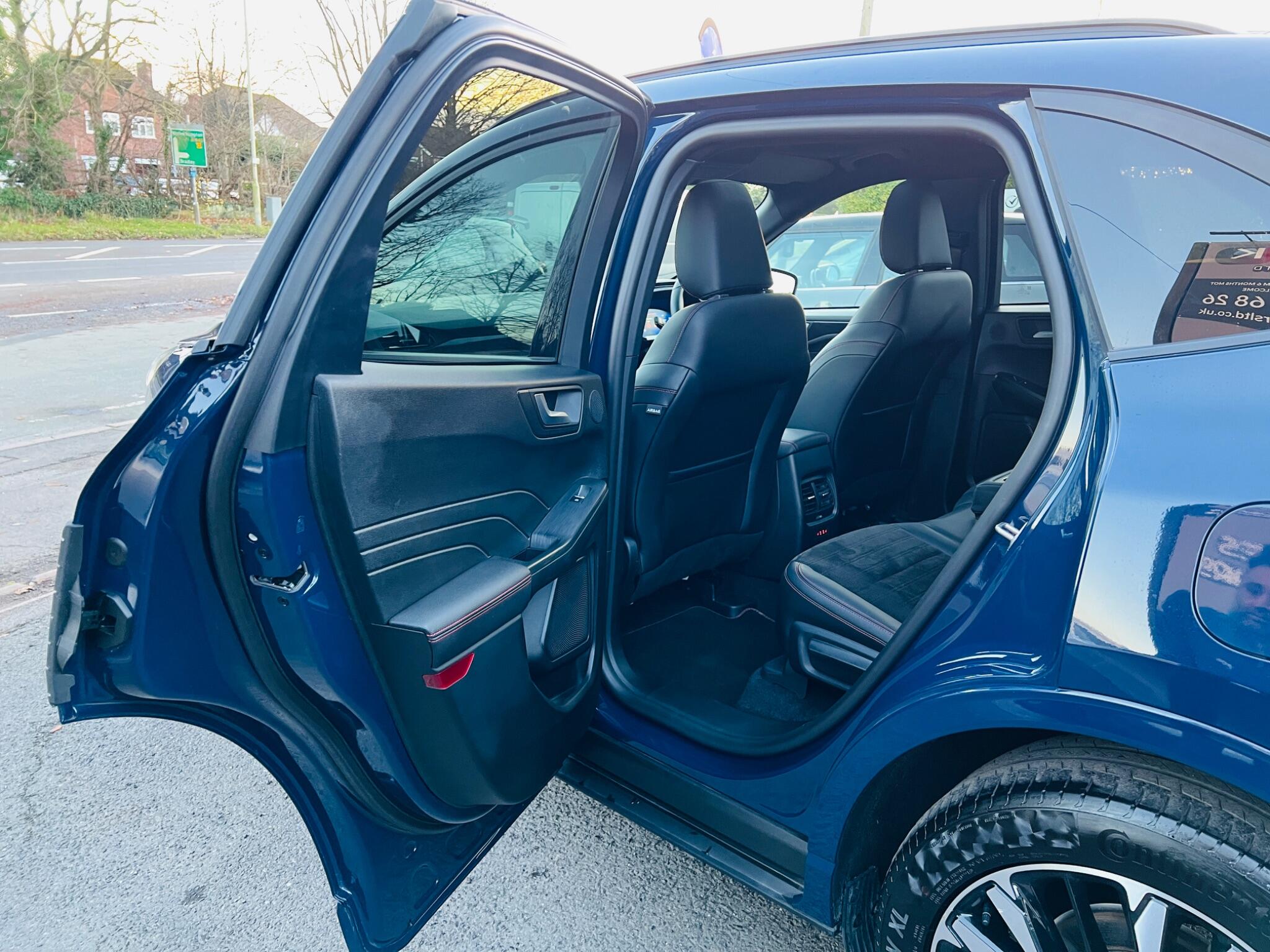 2023 Ford Kuga 2.5 EcoBoost Duratec 14.4kWh ST-Line X CVT Euro 6 (s/s) 5dr • 23,532 miles image 39
