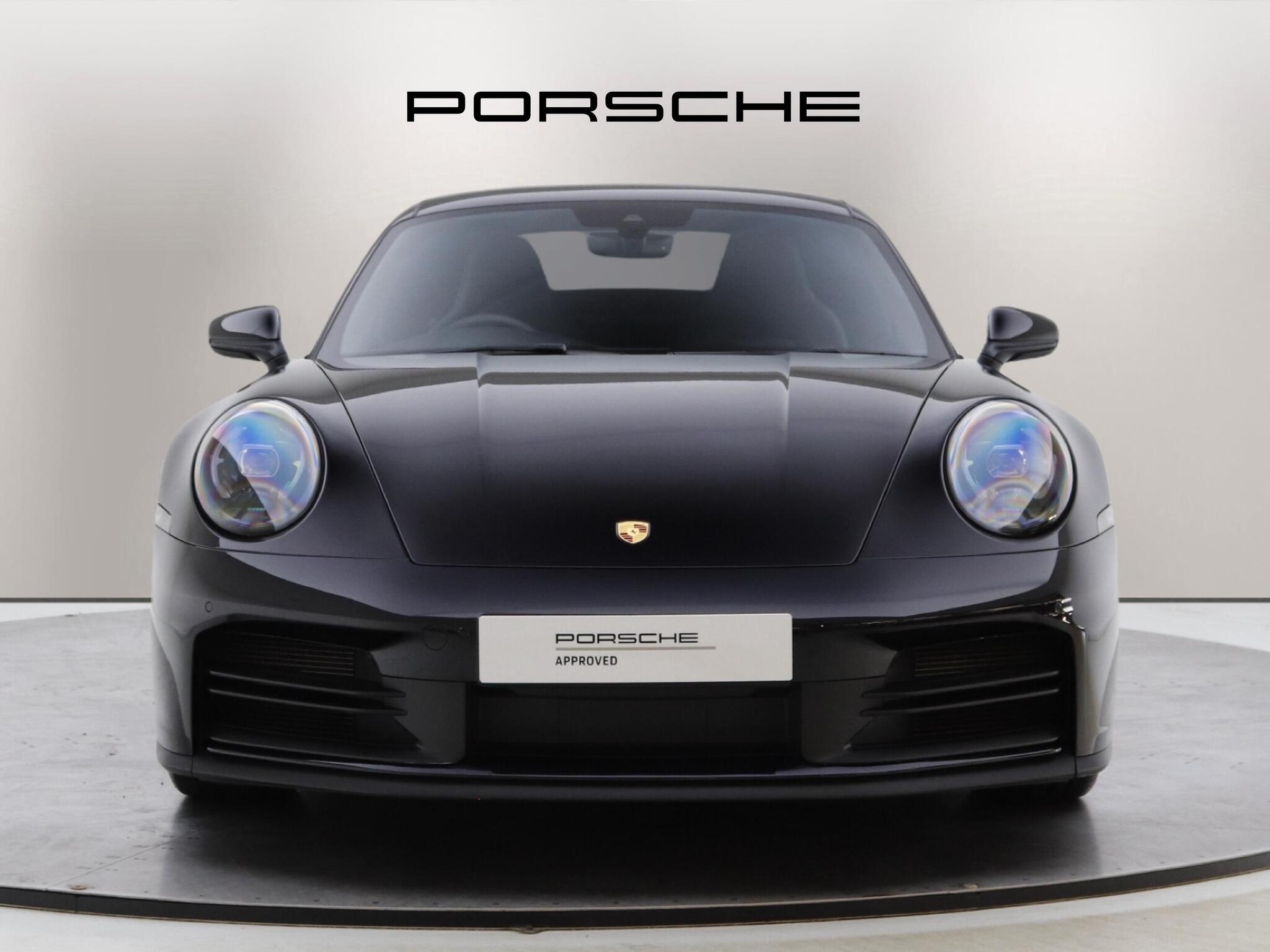 Porsche 911 view 6