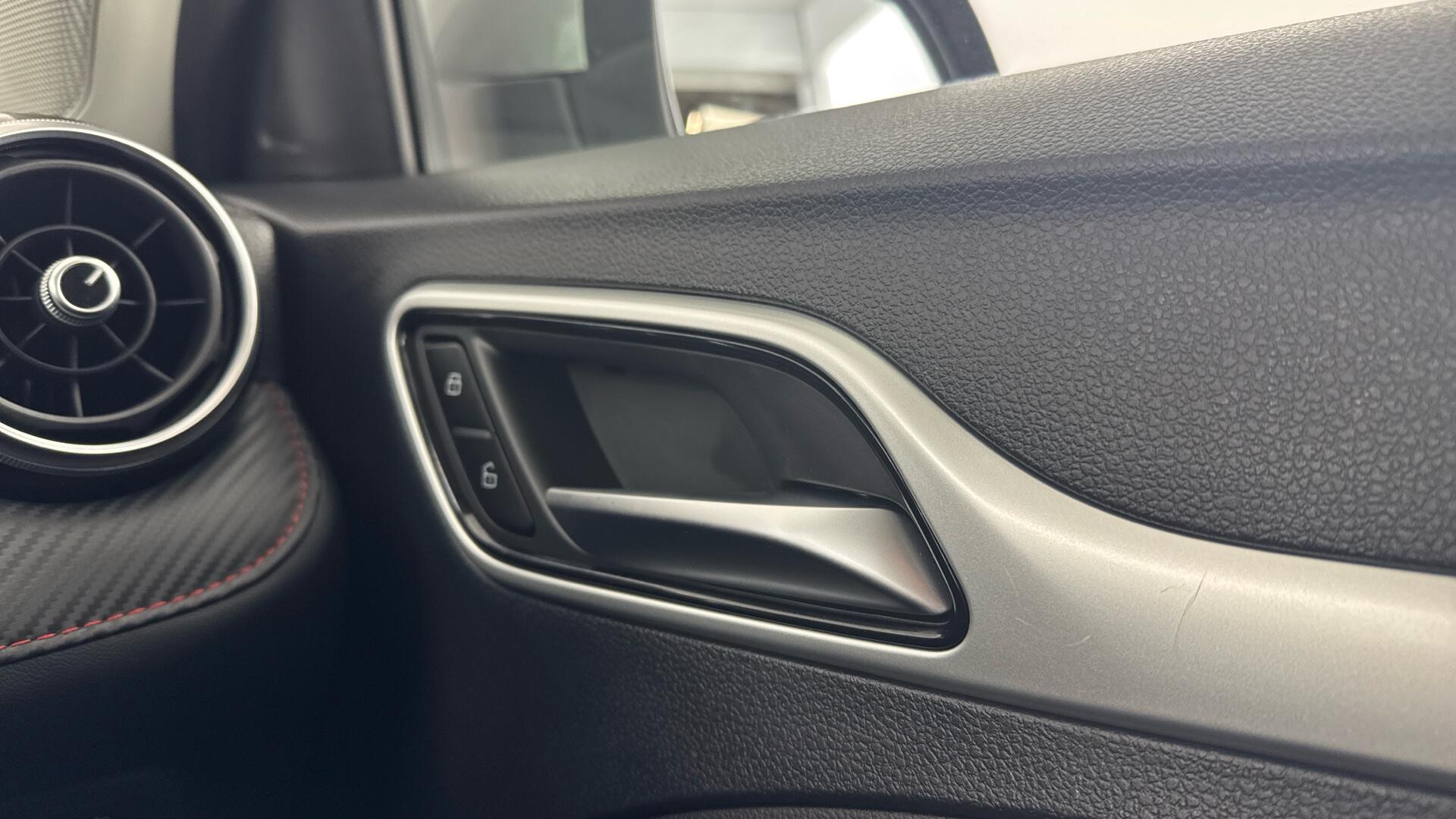 MG ZS view 44