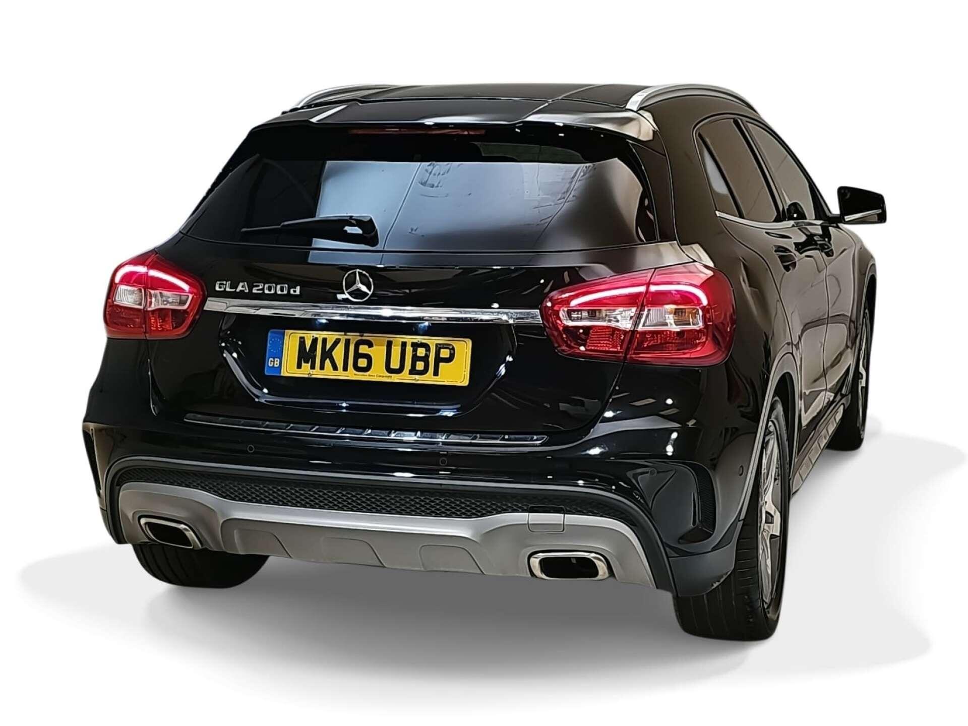 Mercedes-Benz Gla view 4