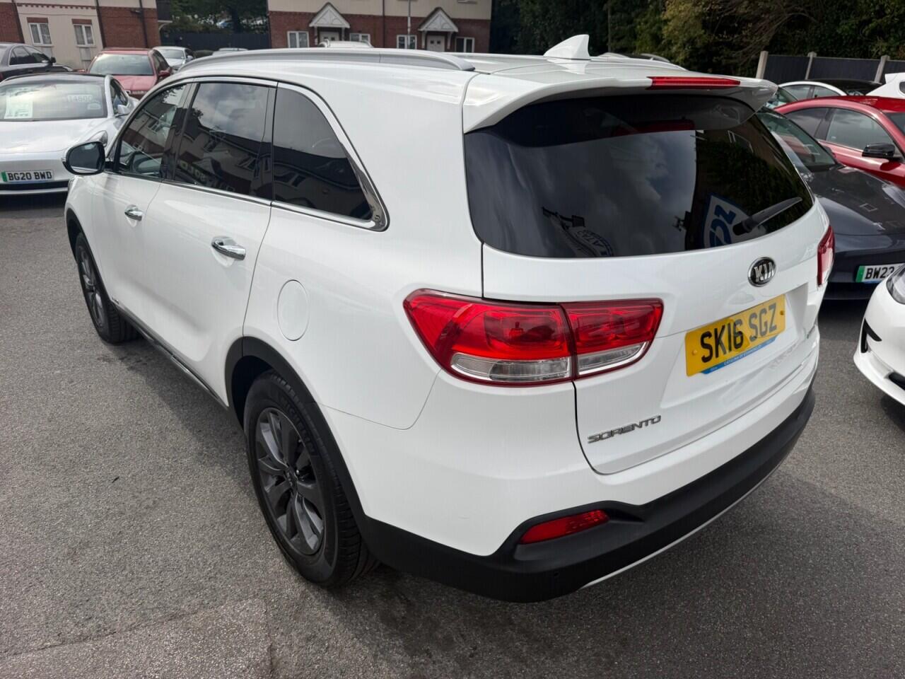 Kia Sorento view 13