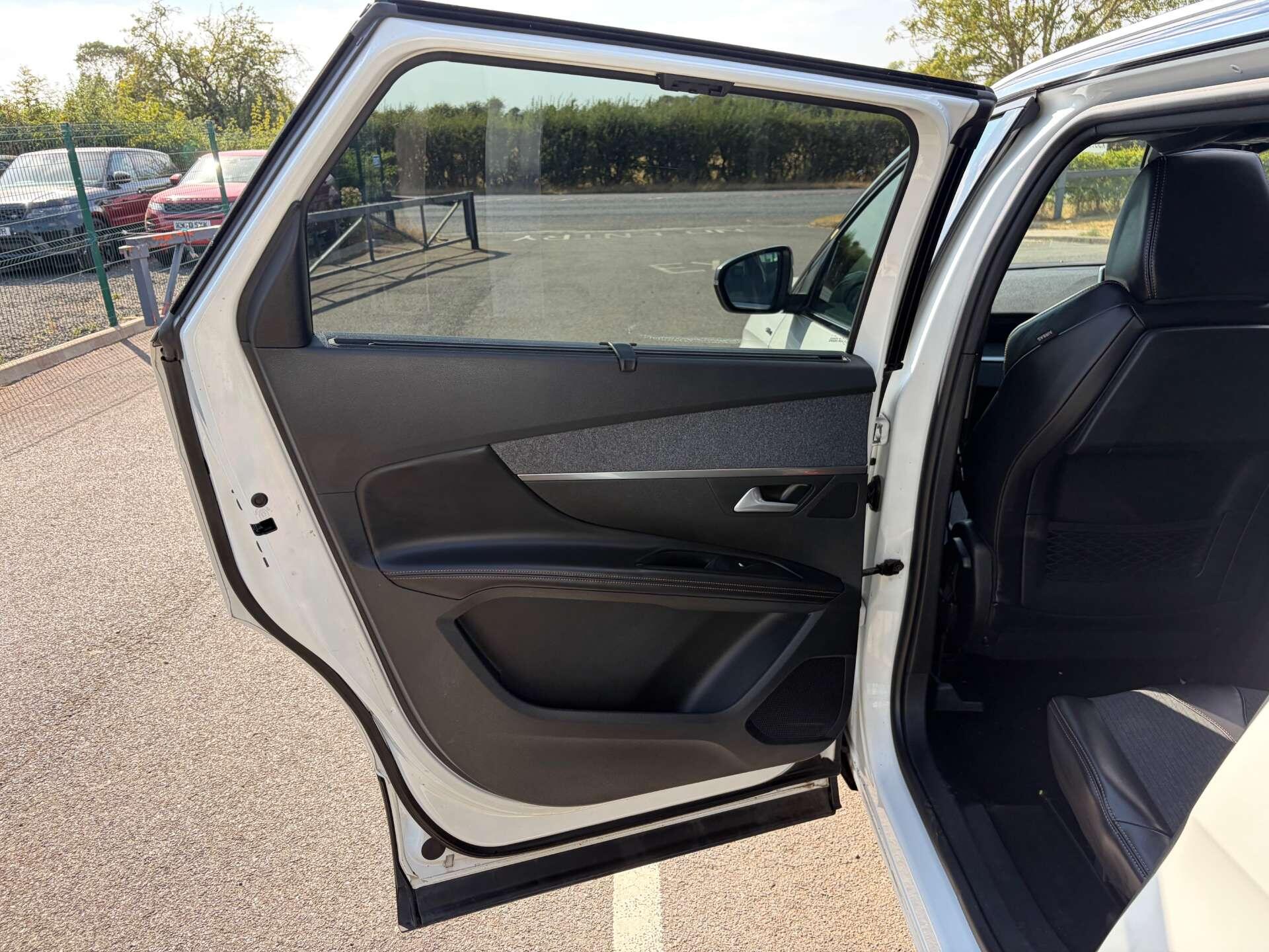 Peugeot 5008 view 19