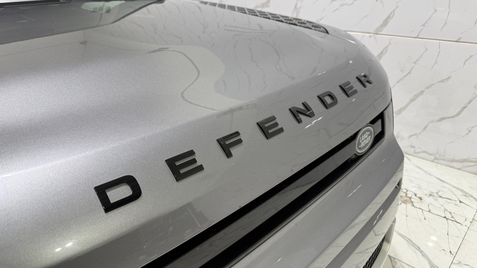 Land Rover Defender view 38