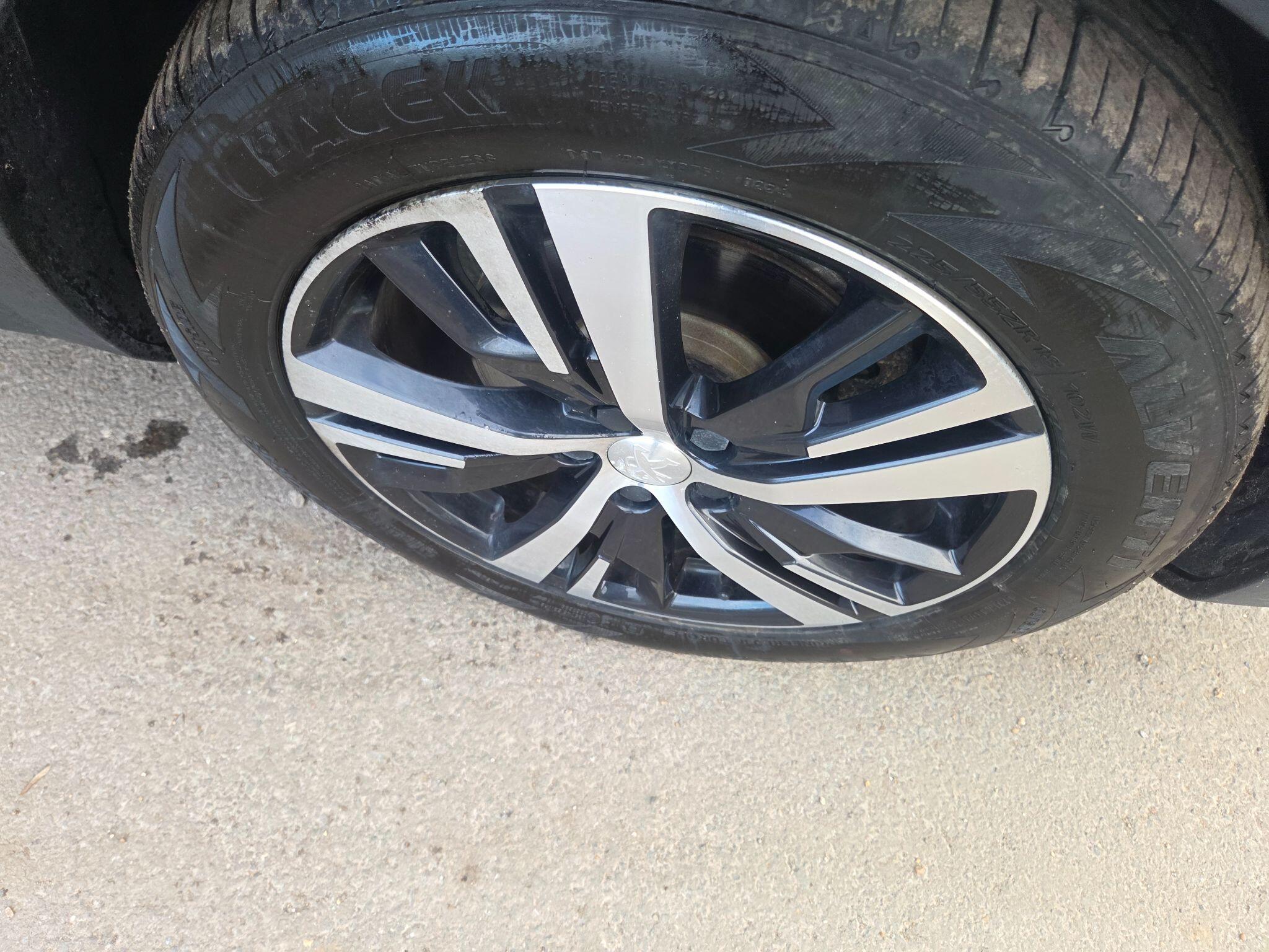 Peugeot 5008 view 16