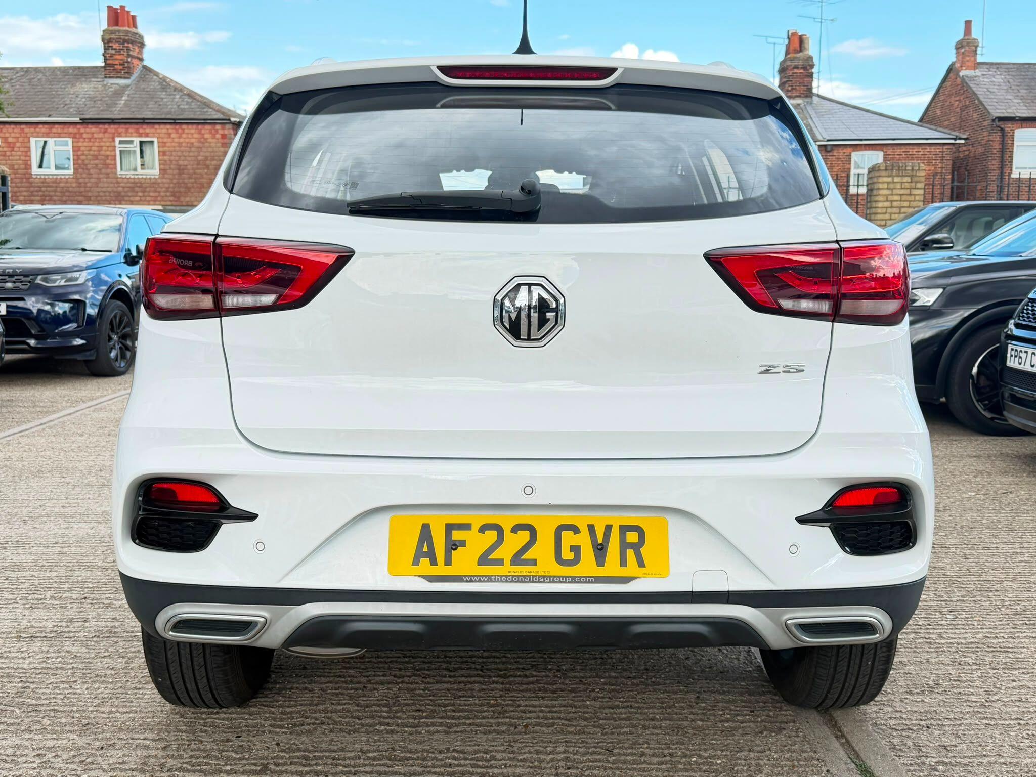 MG ZS view 4