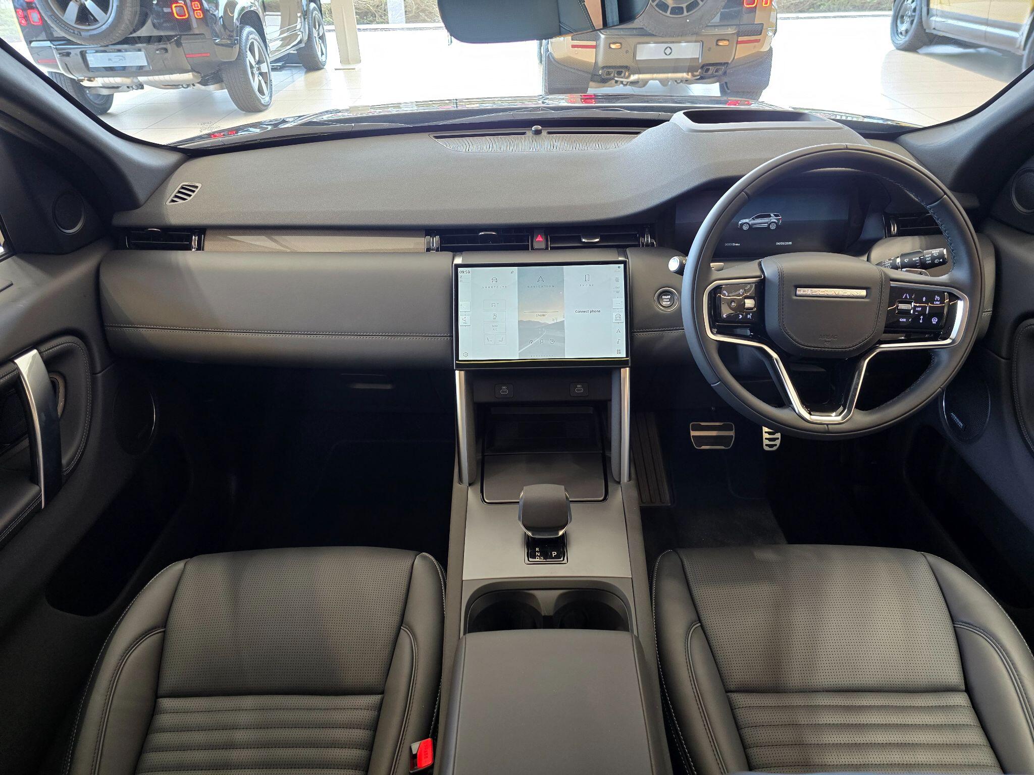 Land Rover Discovery Sport view 17