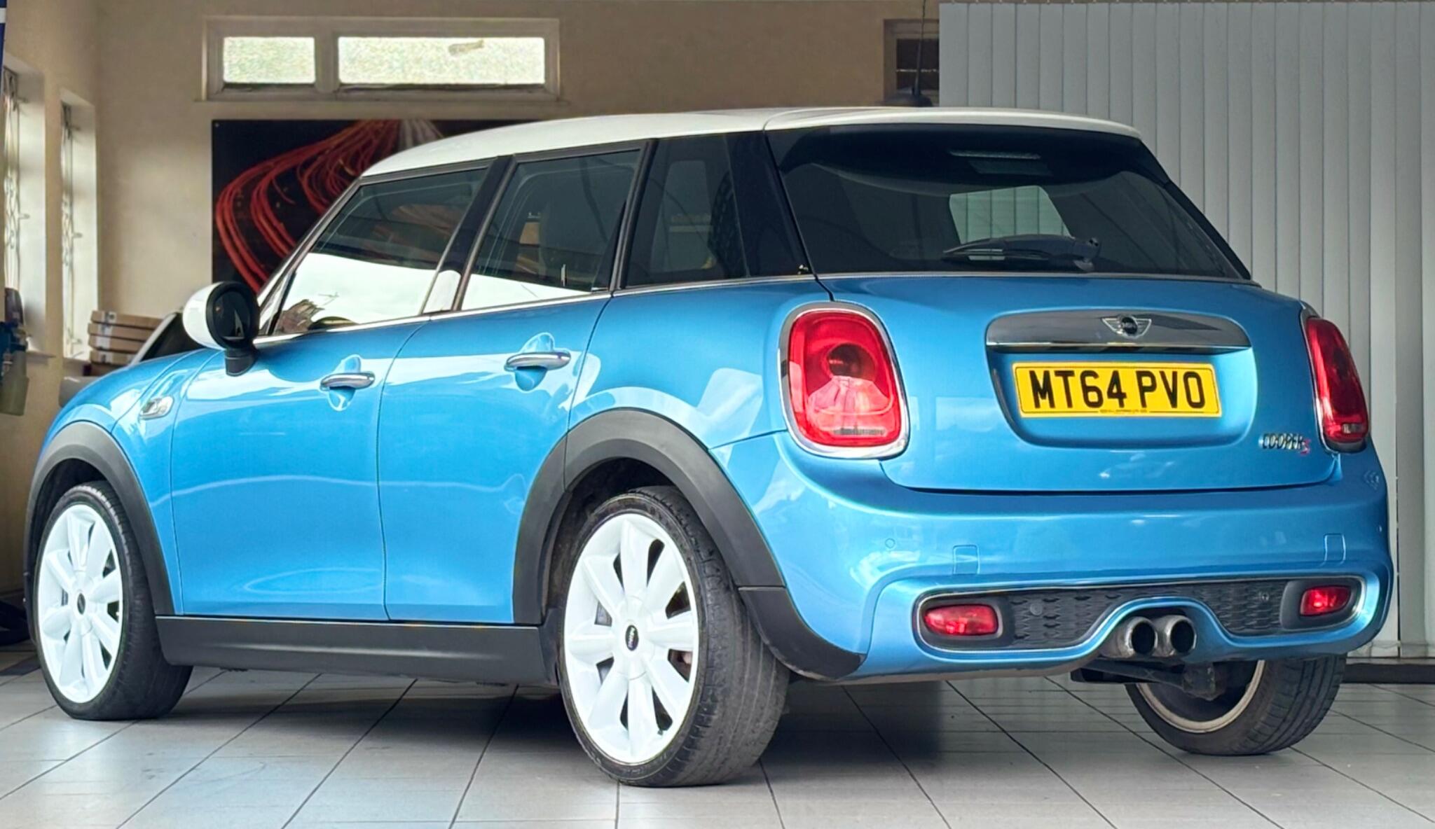 Mini Hatch view 4
