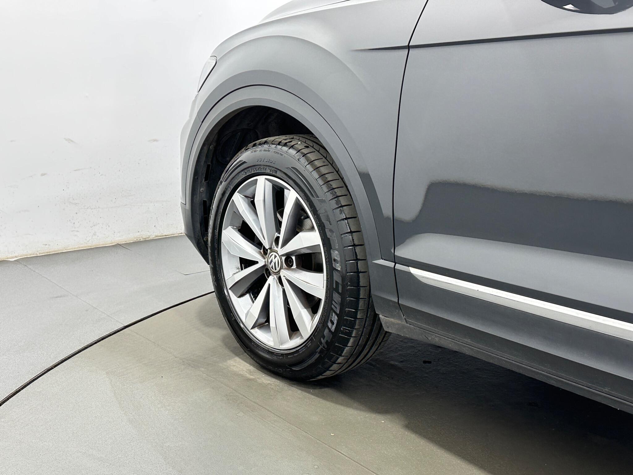 Volkswagen T-Roc view 49