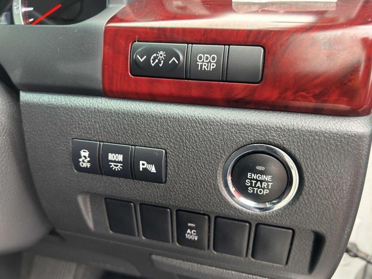 Toyota Vellfire view 17